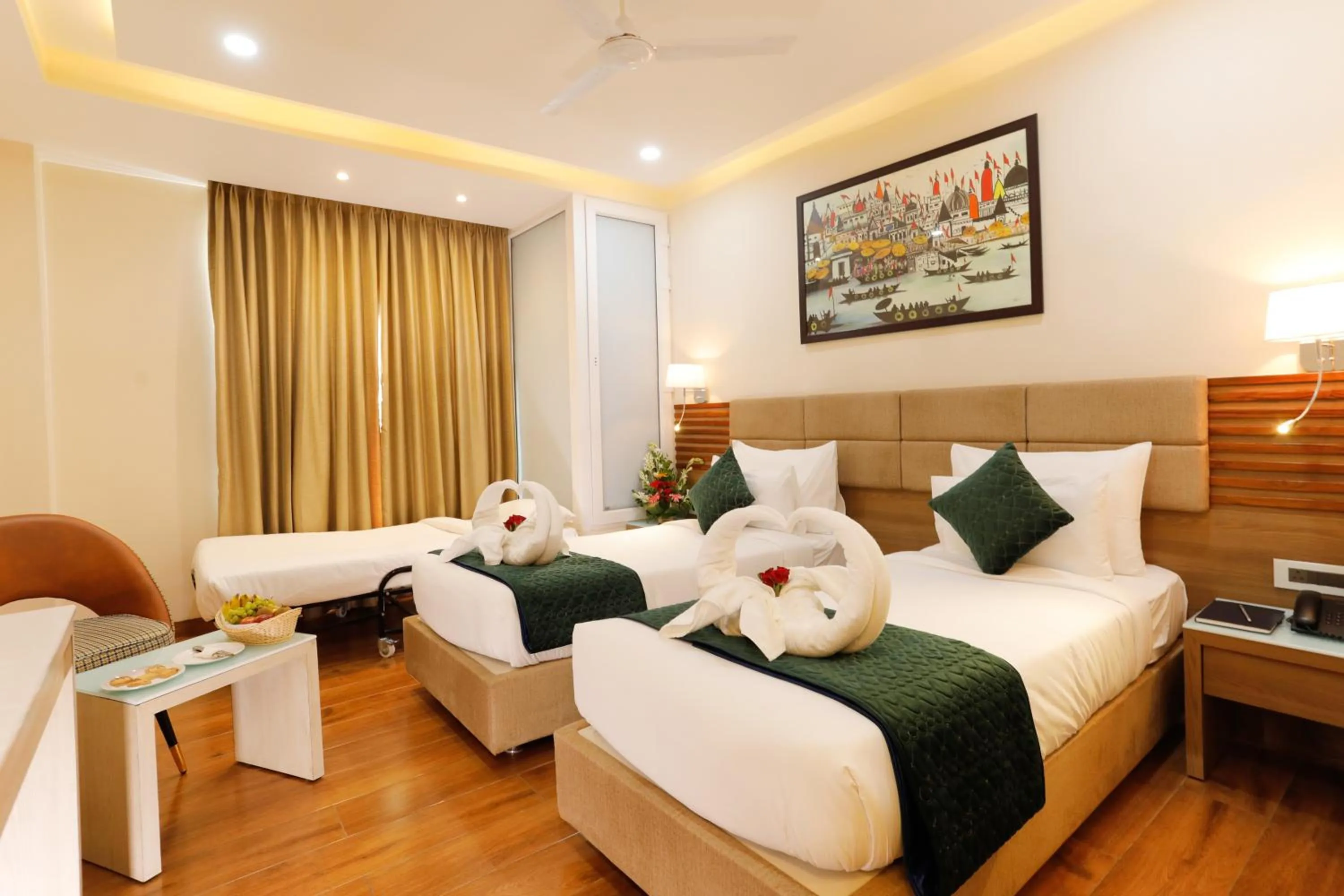 Guests, Bed in Hotel Dolphin Grand