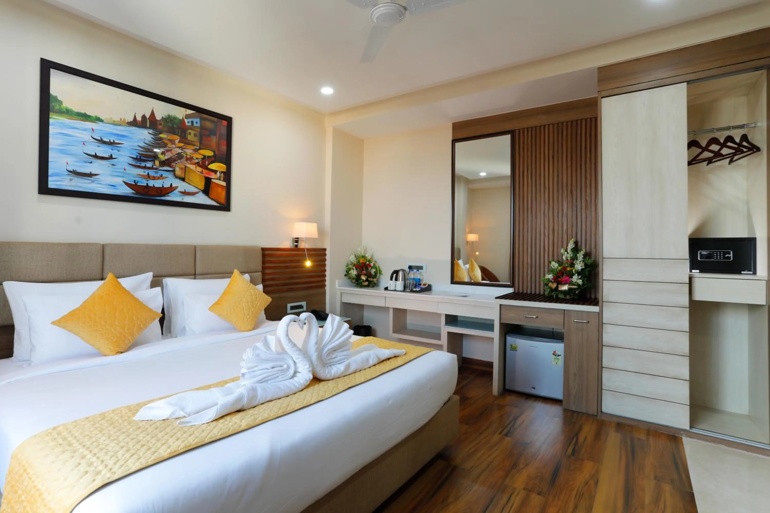 Guests, Bed in Hotel Dolphin Grand