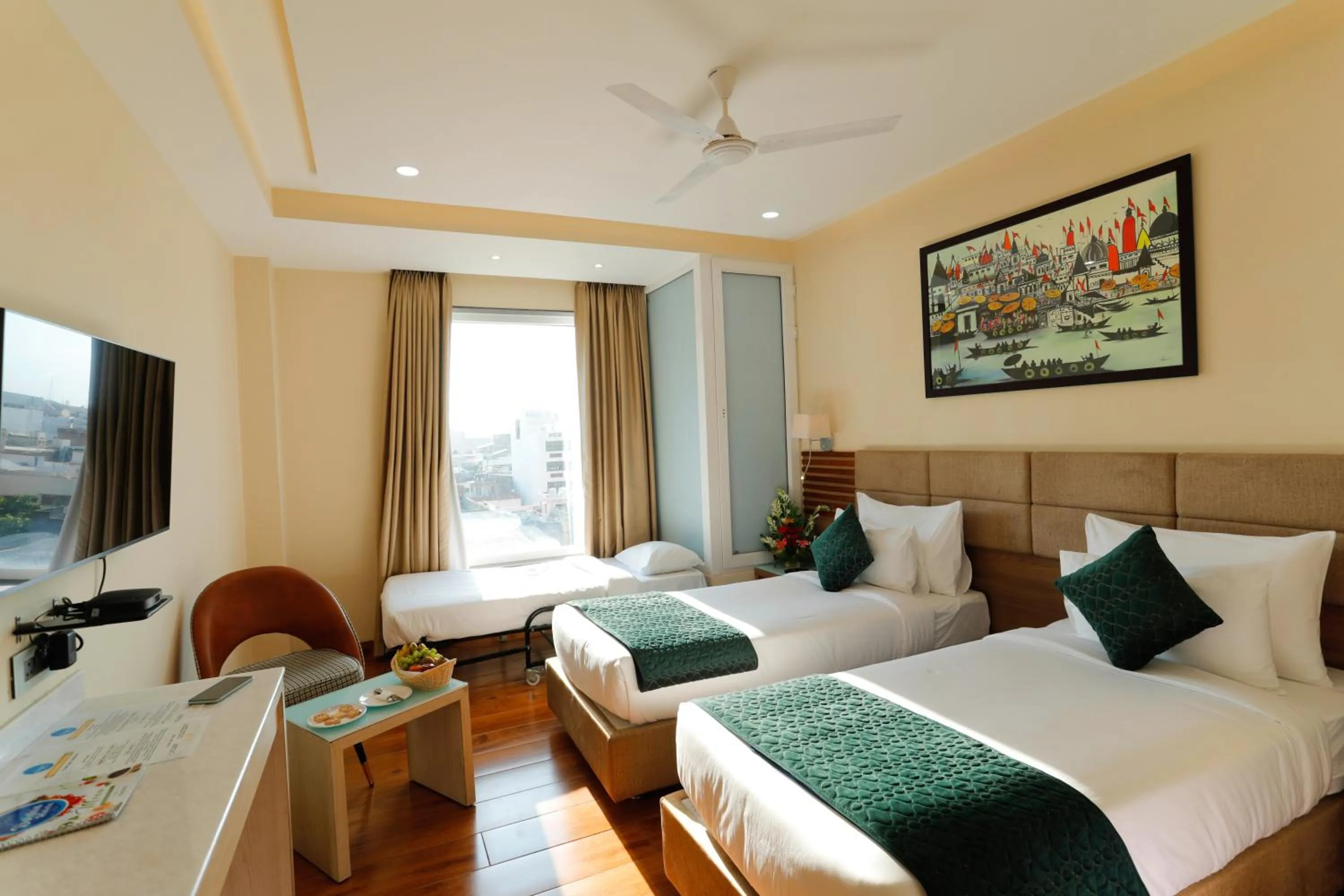 Guests, Bed in Hotel Dolphin Grand