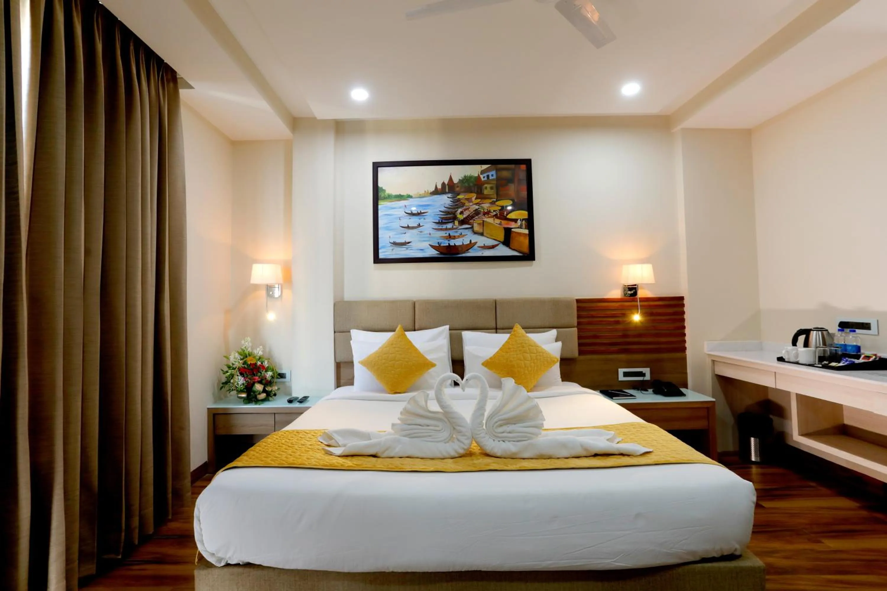 Guests, Bed in Hotel Dolphin Grand