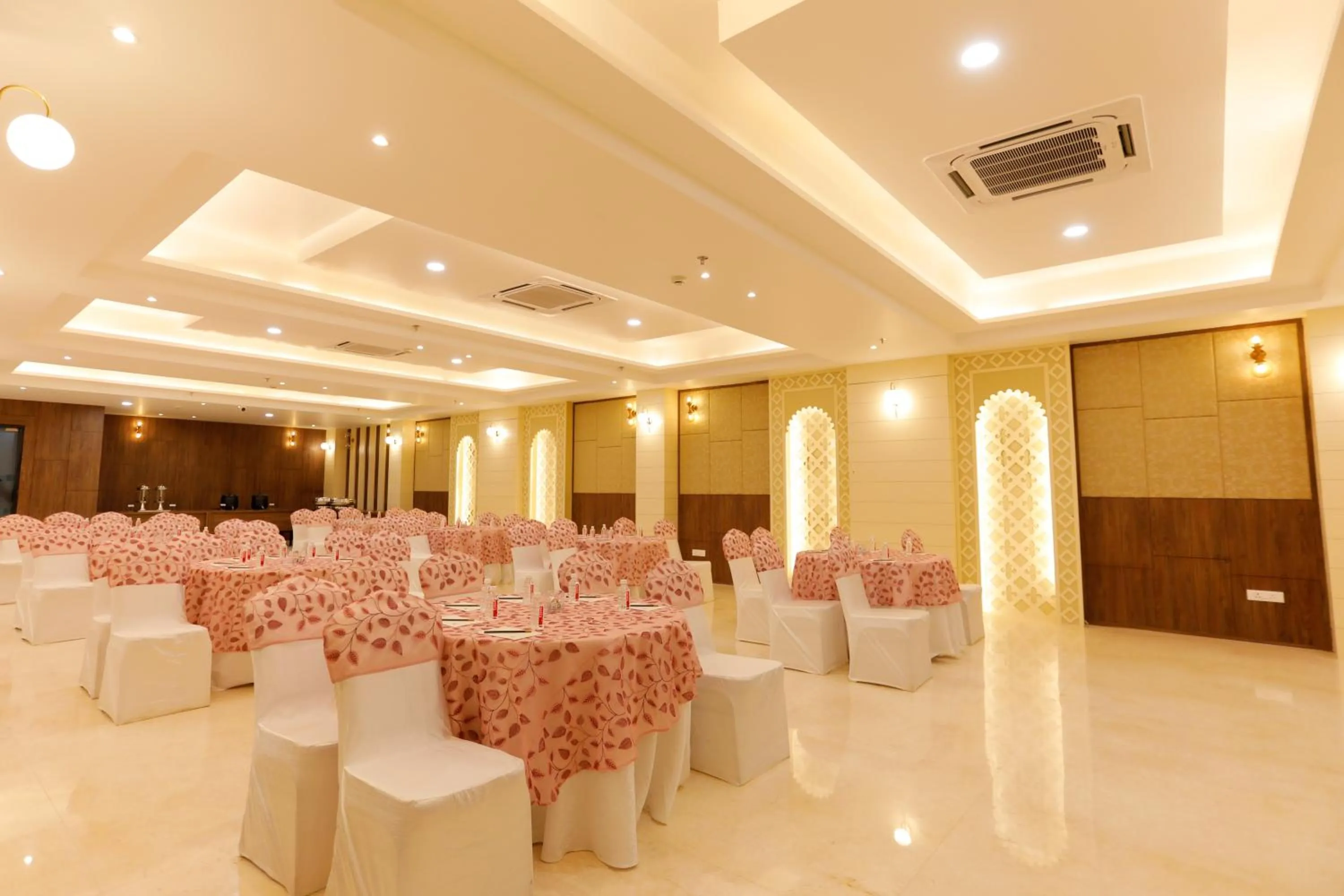 Banquet/Function facilities in Hotel Dolphin Grand