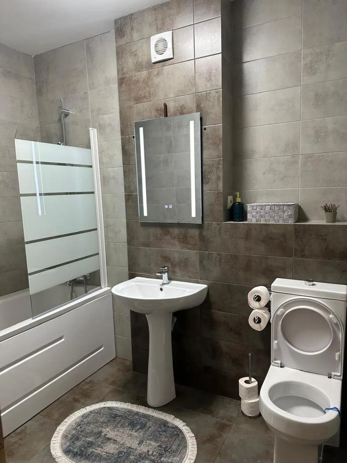 One-Bedroom Apartment in AlexHome lux apartment 27 free parking One-Bedroom Apartment in AlexHome lux apartment 27 free parking