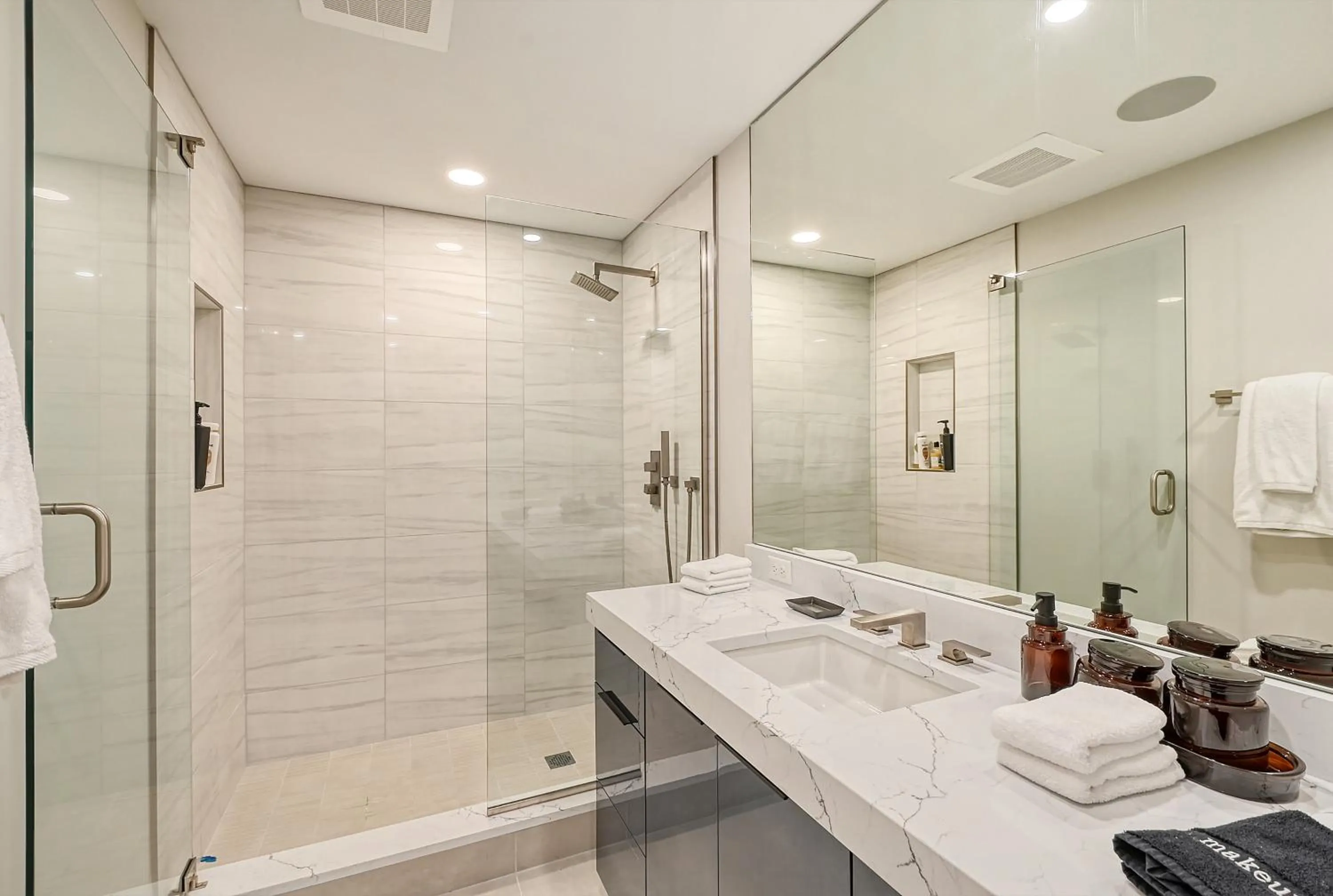 Shower in Ten35 Seaside Rentals