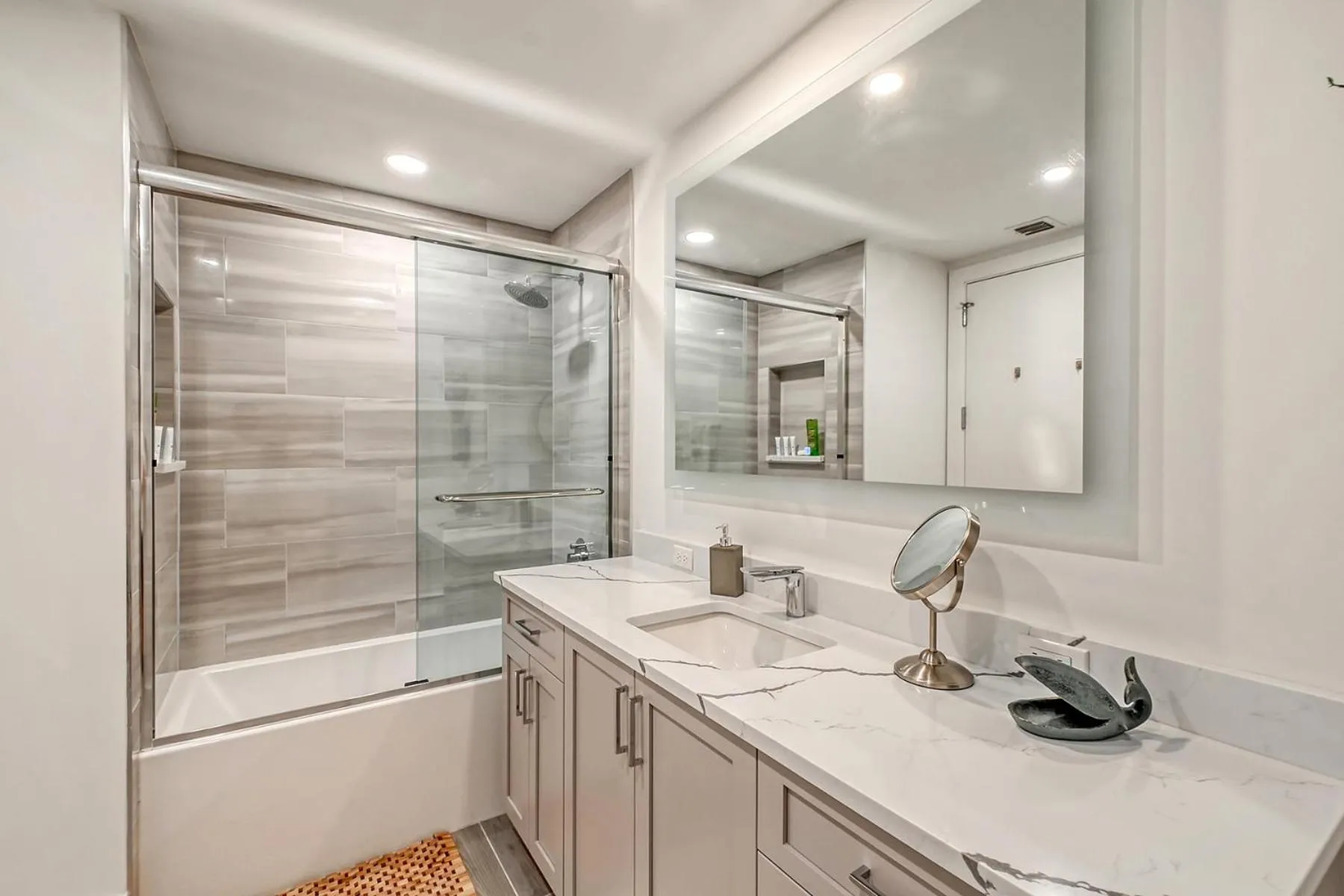 Shower in Ten35 Seaside Rentals