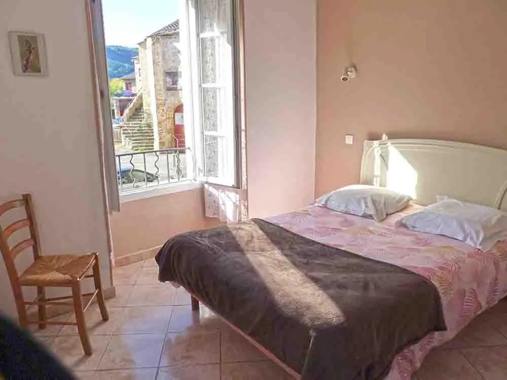 Bed in Hôtel Restaurant des Voyageurs