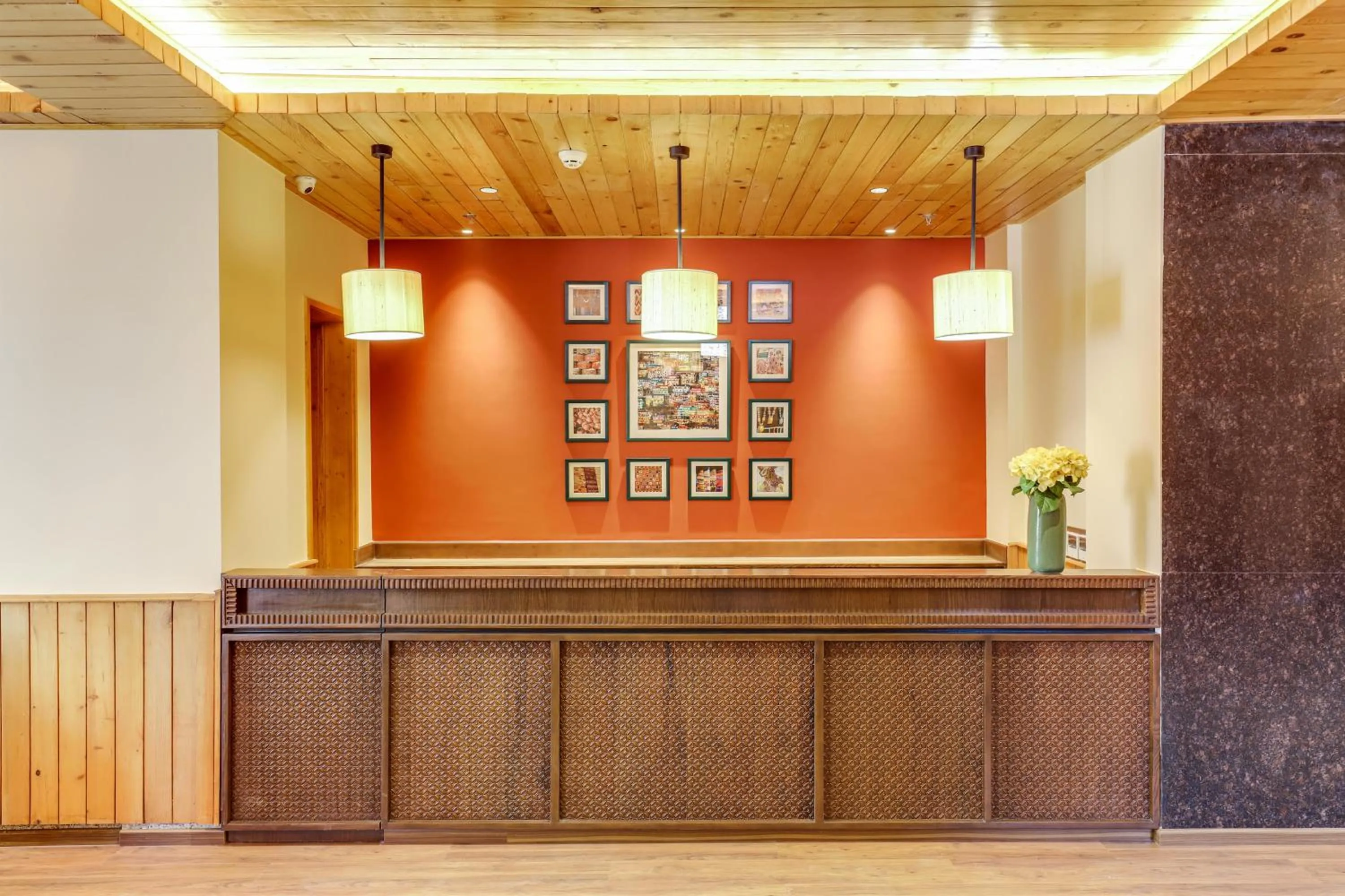 Lobby or reception in Club Mahindra Janjehli