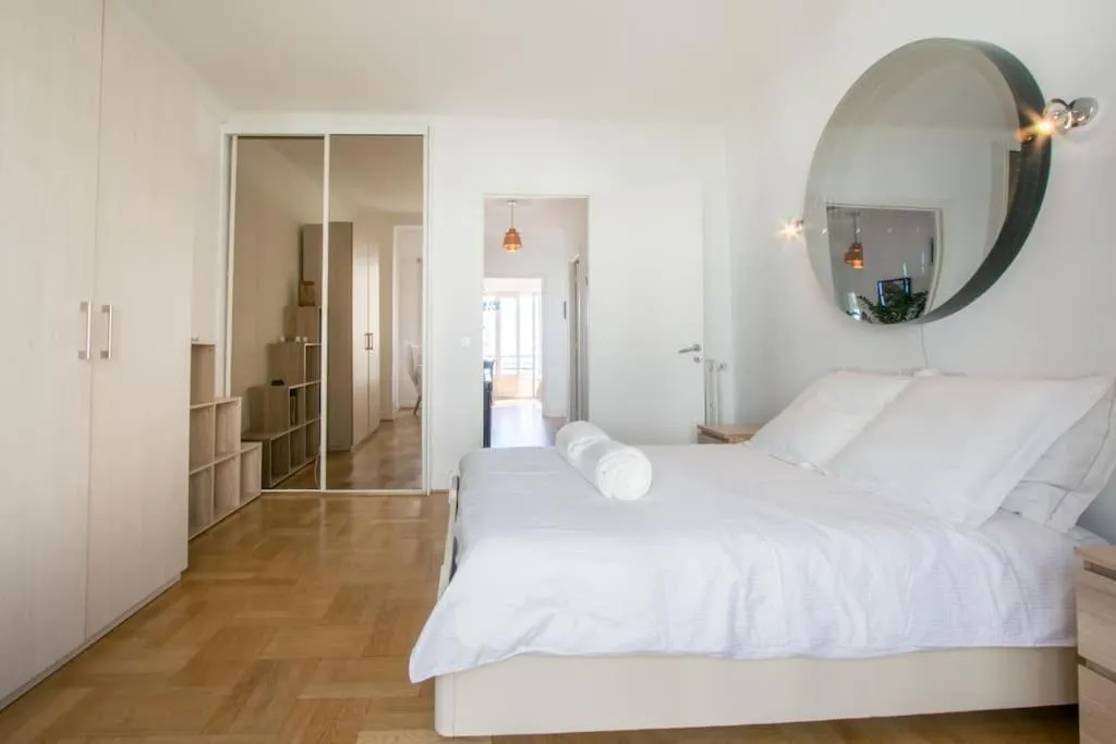 Bed in Spacieux 3 Pièces de standing au centre de Monaco