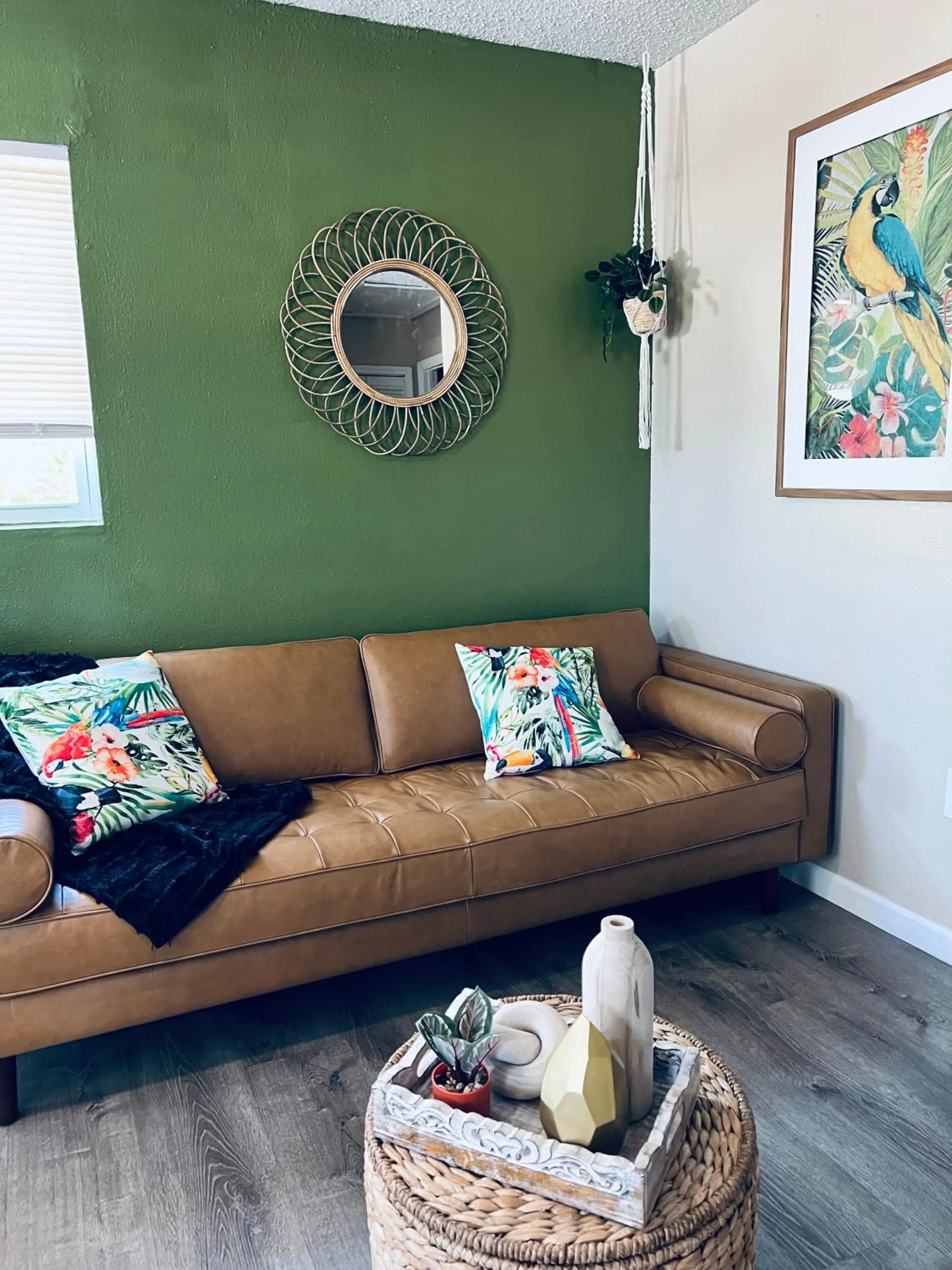 Tropical Casita in Tampa near airport and Raymond James stadium