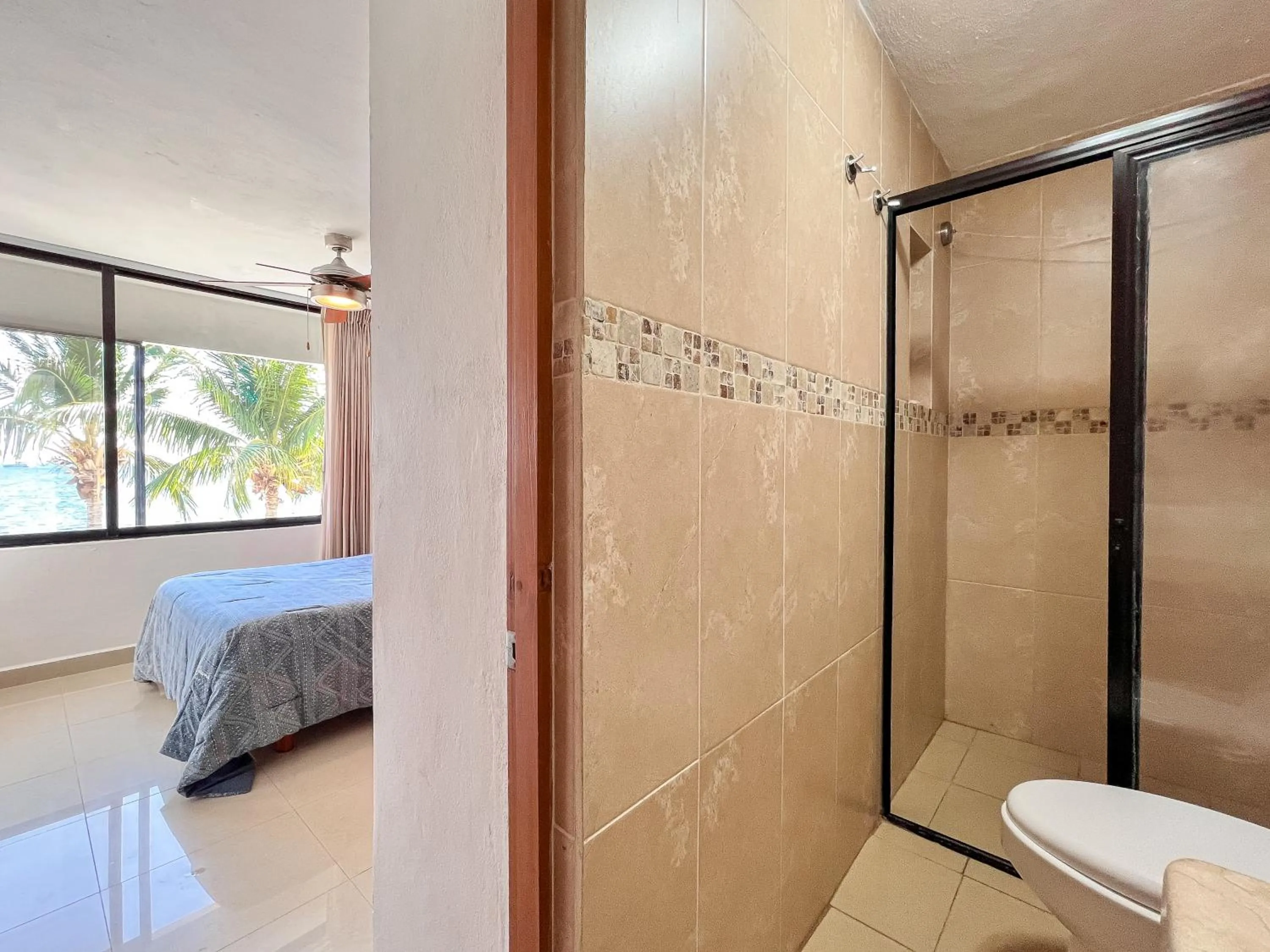 Shower, Bed in Bello Mar de Cancun, Beautiful 2Br 2Ba Condo overlooking beach spectacular view!