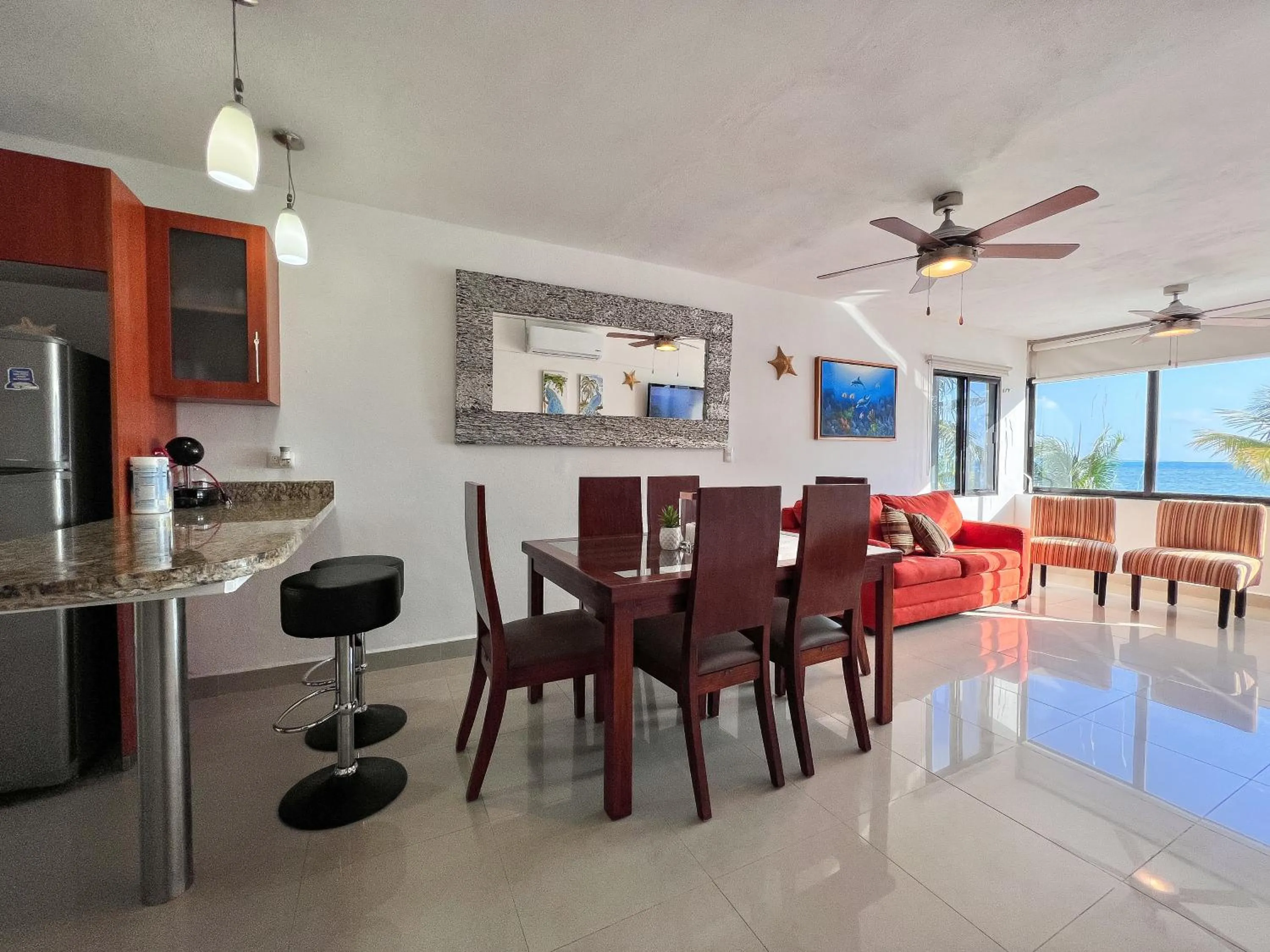 Communal lounge/ TV room in Bello Mar de Cancun, Beautiful 2Br 2Ba Condo overlooking beach spectacular view!