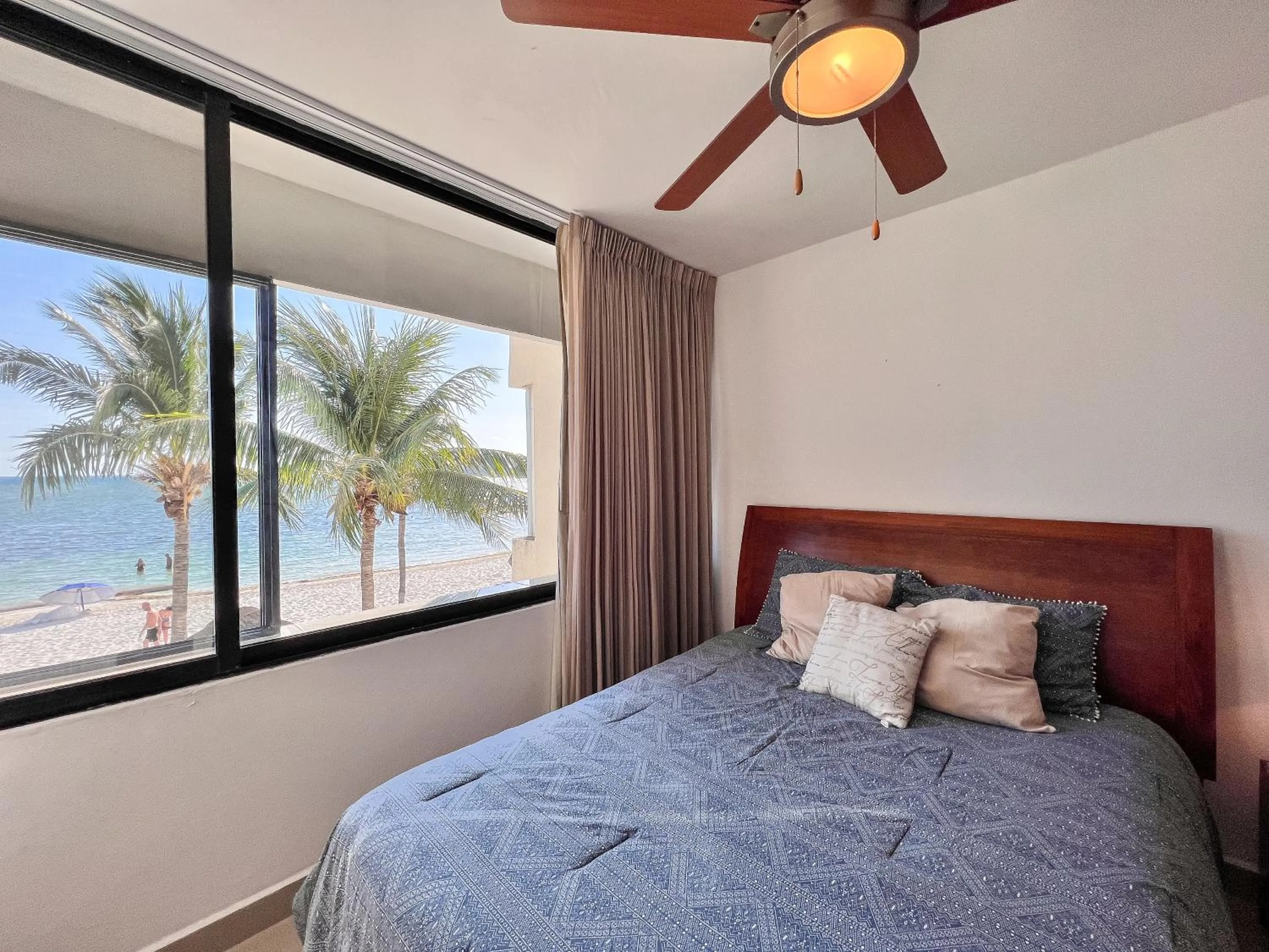 Bed in Bello Mar de Cancun, Beautiful 2Br 2Ba Condo overlooking beach spectacular view!