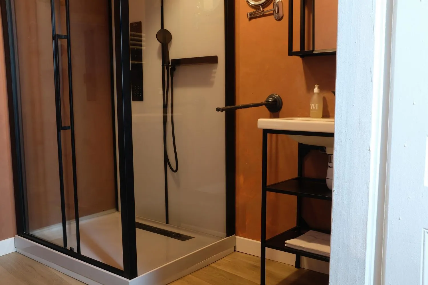 Shower in La Verrière - Chambre d'hôtes et gîte de charme