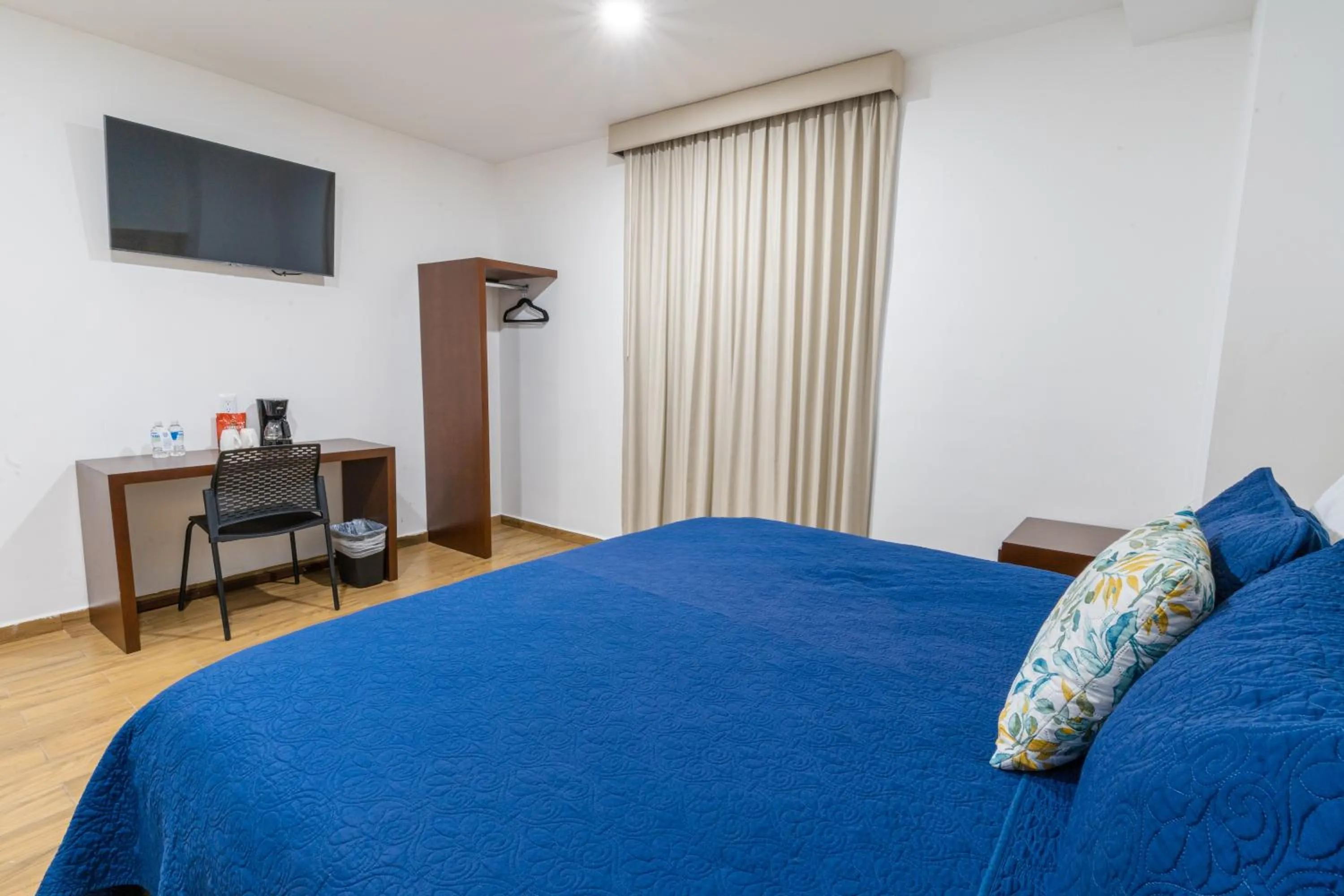 TV and multimedia, Bed in Hotel Pacific Blue Mazatlan