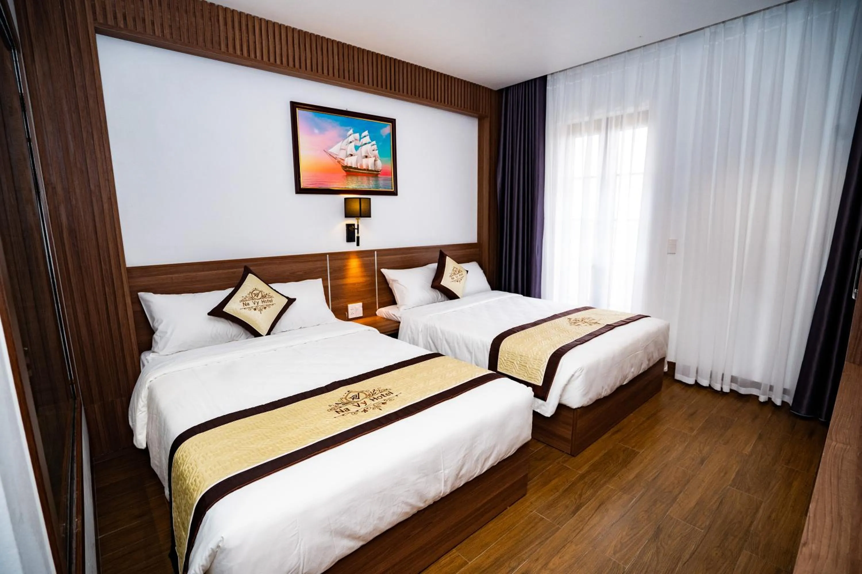 Bedroom, Bed in Navy Hotel Ha Long