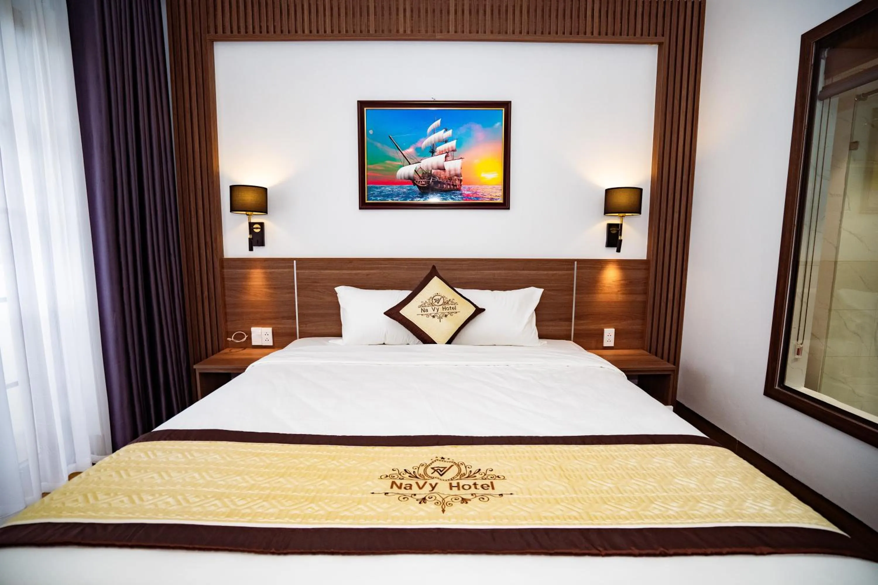 Bedroom, Bed in Navy Hotel Ha Long