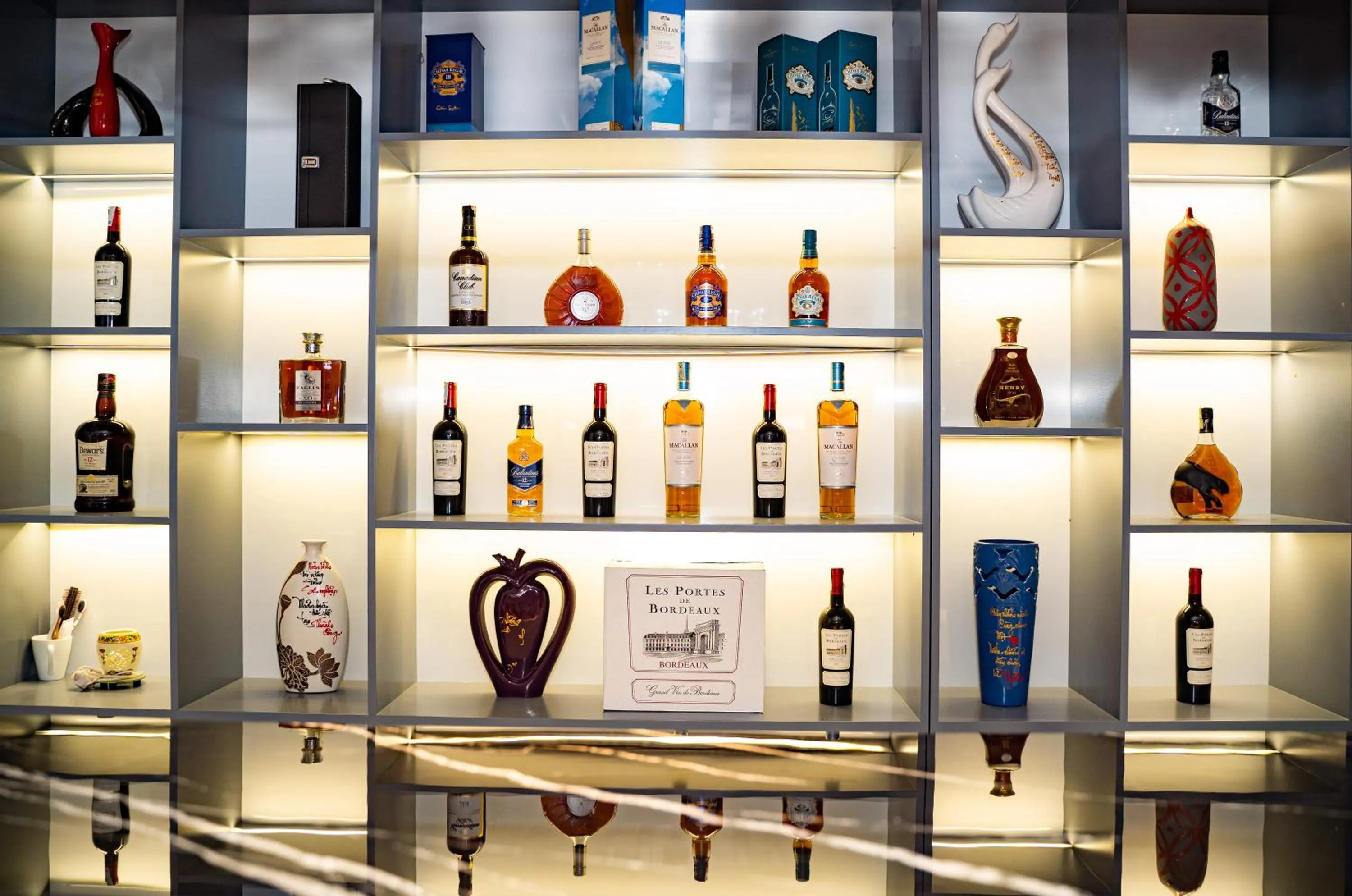 Lounge or bar in Navy Hotel Ha Long