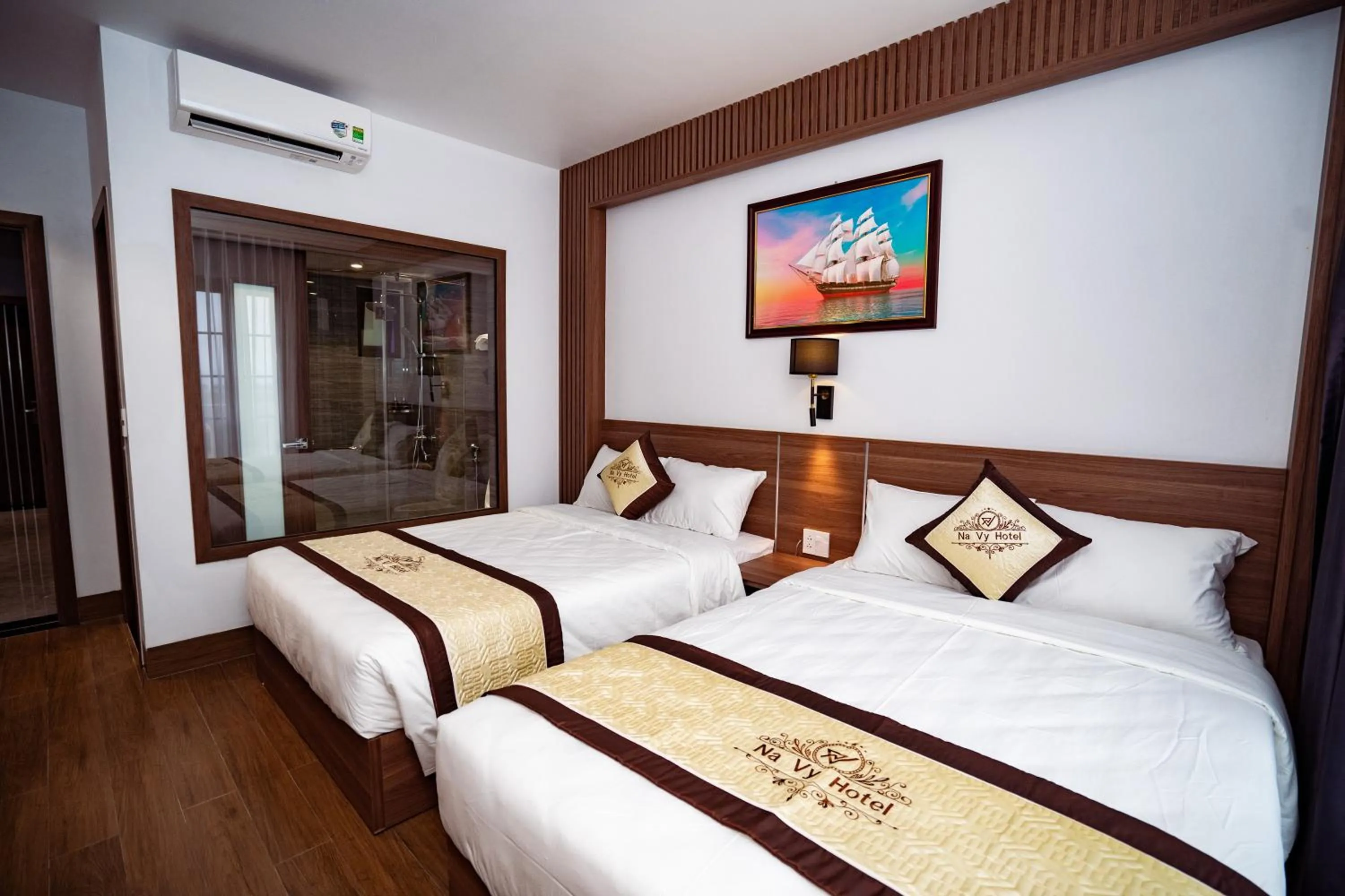 Bedroom, Bed in Navy Hotel Ha Long