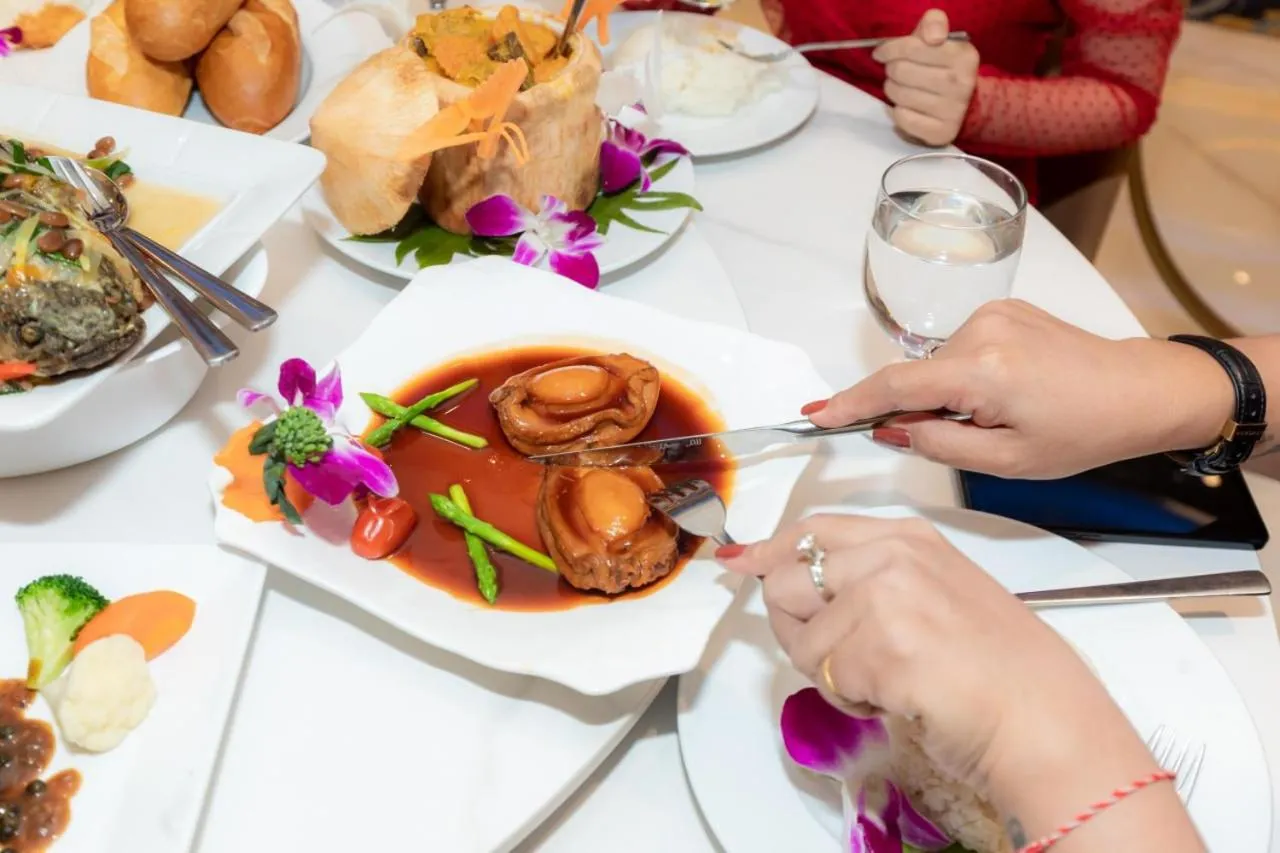 Food and drinks in Dynasty Casino Hotel