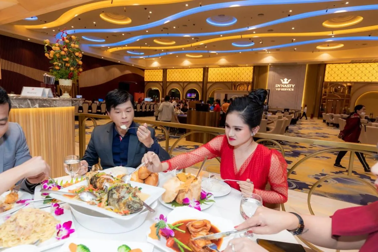Restaurant/places to eat in Dynasty Casino Hotel