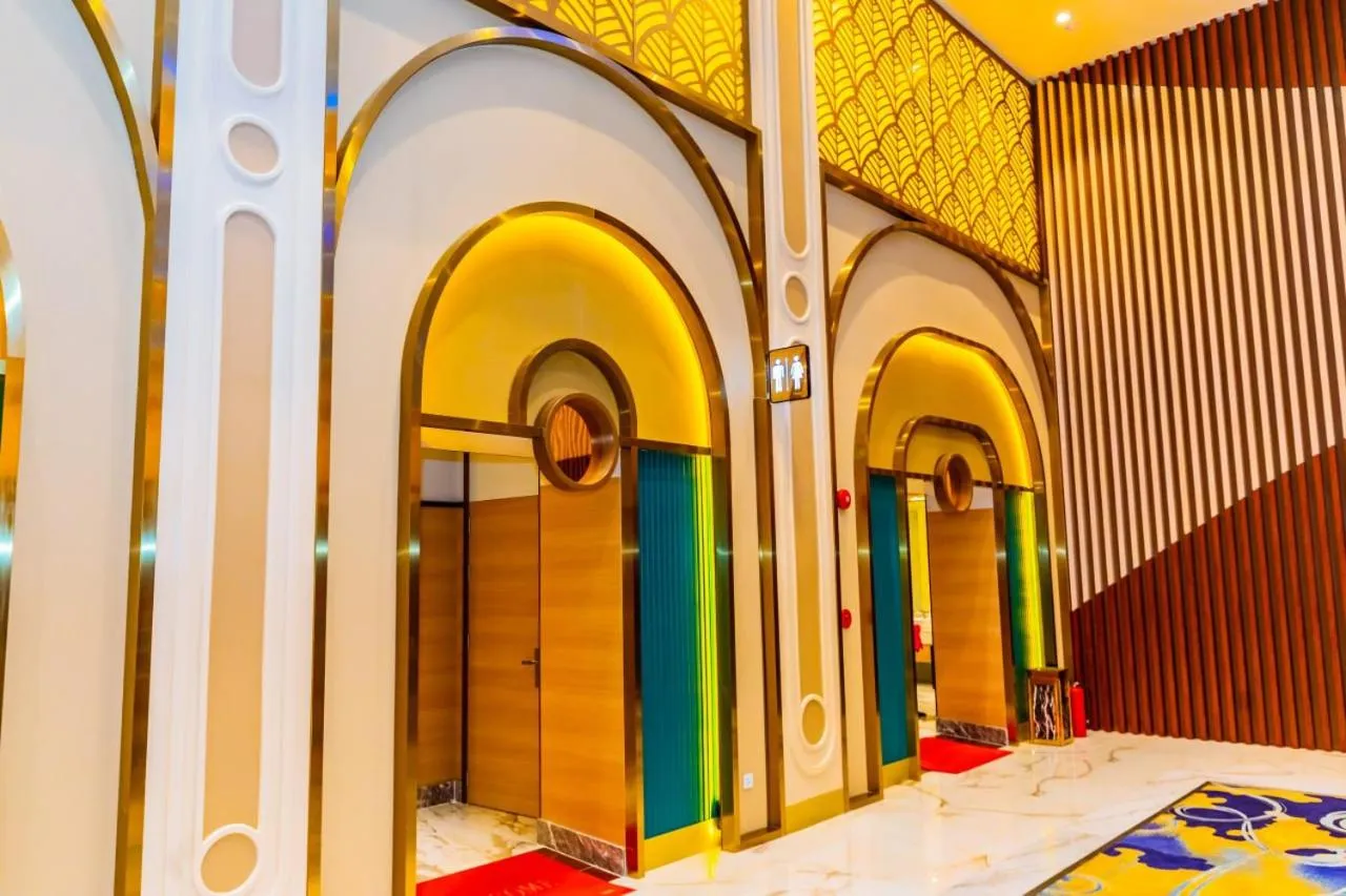 Restaurant/places to eat in Dynasty Casino Hotel