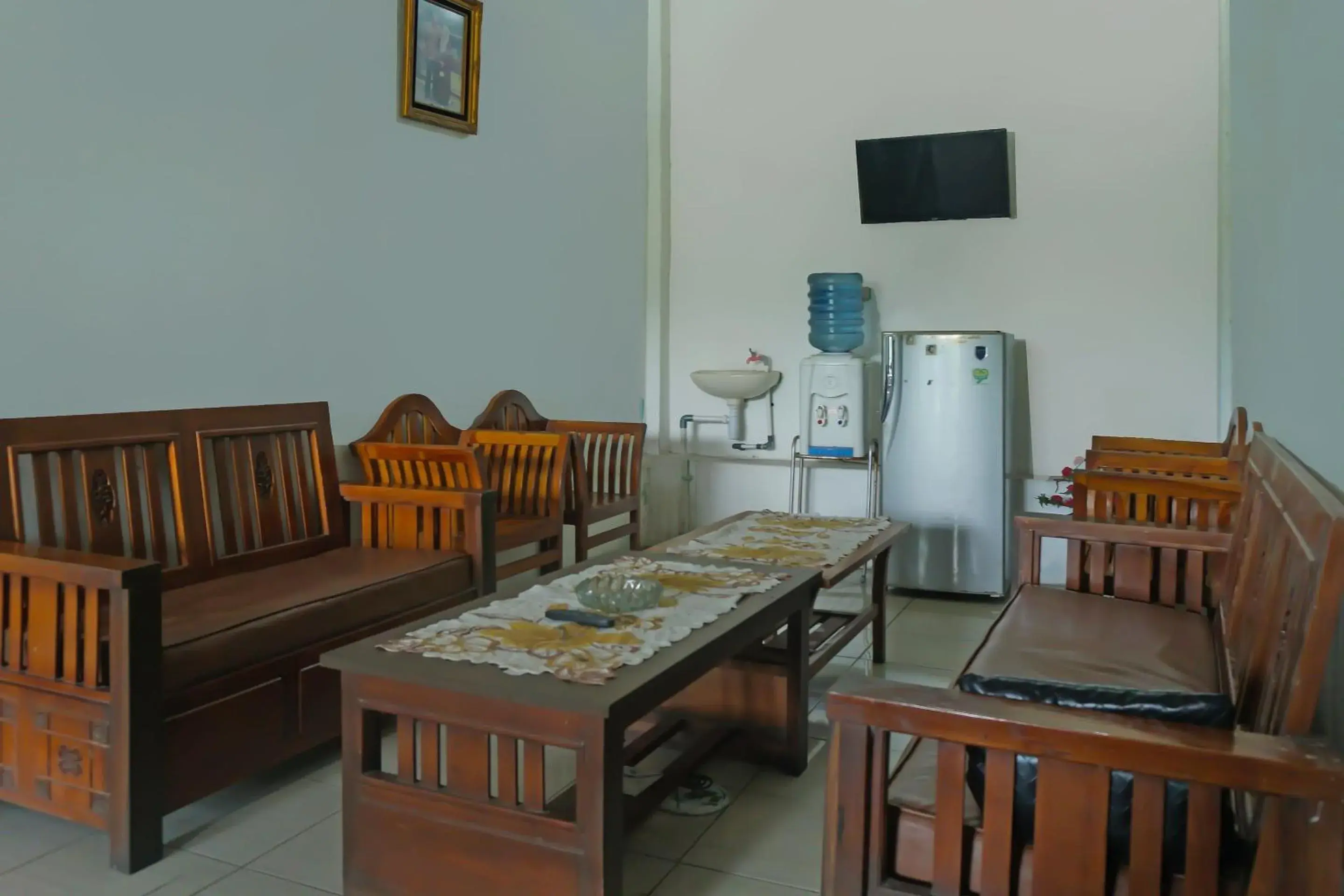 Hotel O Wisma Melyro Syariah Near Yamaha - Thamrin Brothers Cabang Muara Dua Hotel O Wisma Melyro Syariah Near Yamaha - Thamrin Brothers Cabang Muara Dua