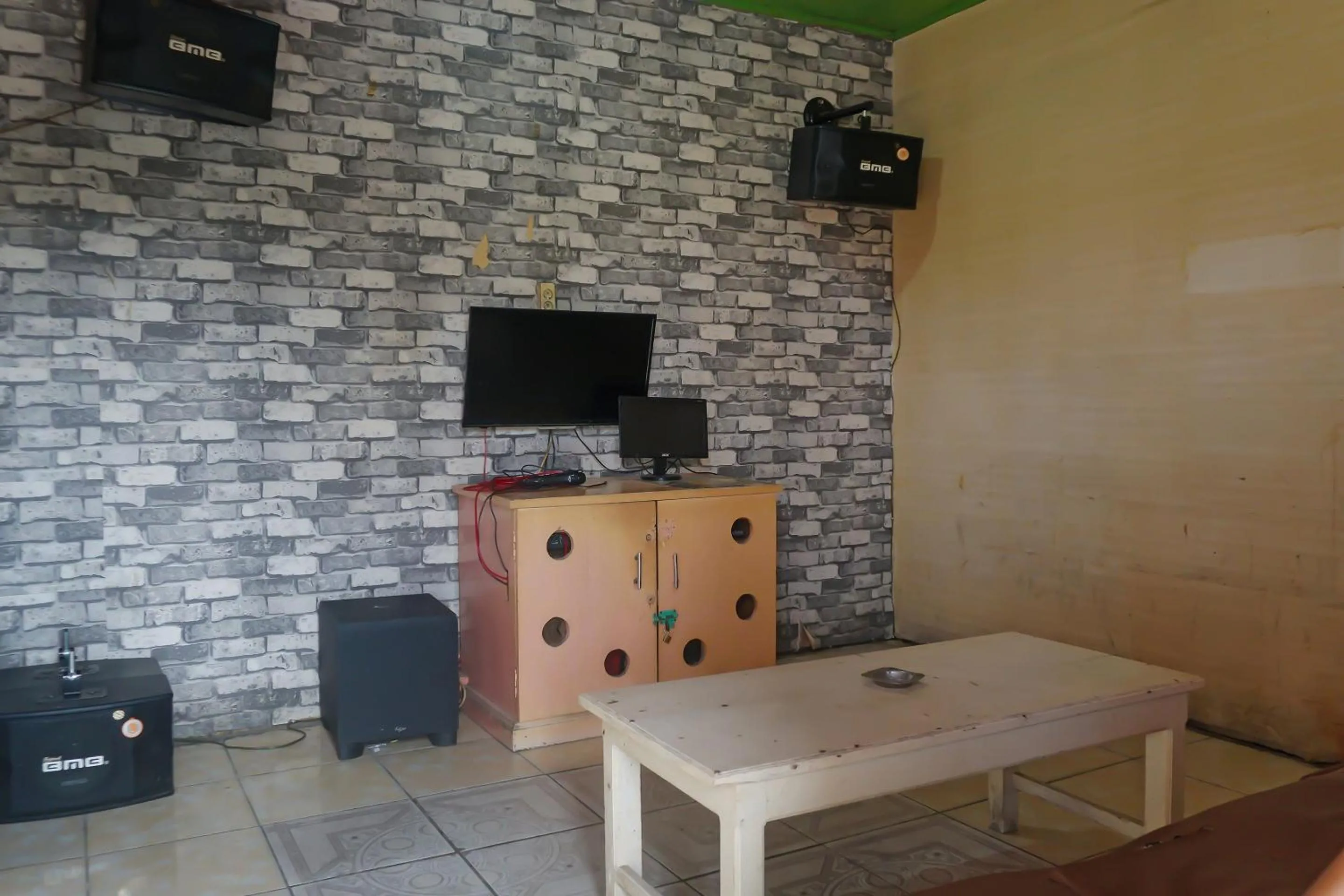 Hotel O Wisma Melyro Syariah Near Yamaha - Thamrin Brothers Cabang Muara Dua