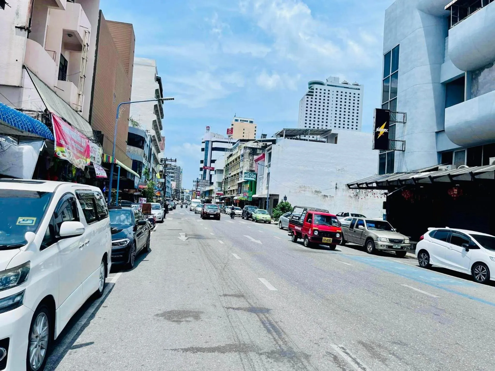 Street view in Lamoon Hostel