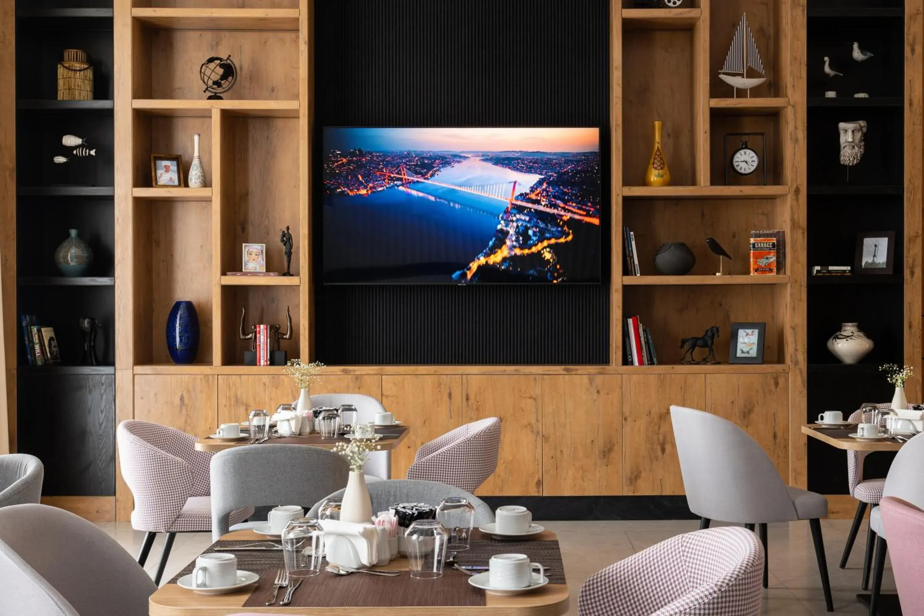 Restaurant/places to eat in THE ELEMENTS HOTEL Restaurant/places to eat in THE ELEMENTS HOTEL