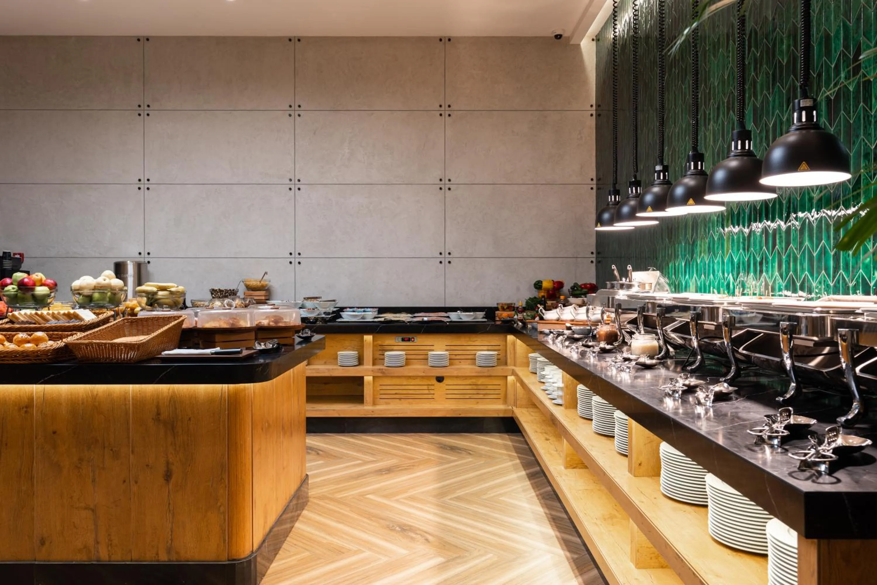 Restaurant/places to eat in THE ELEMENTS HOTEL