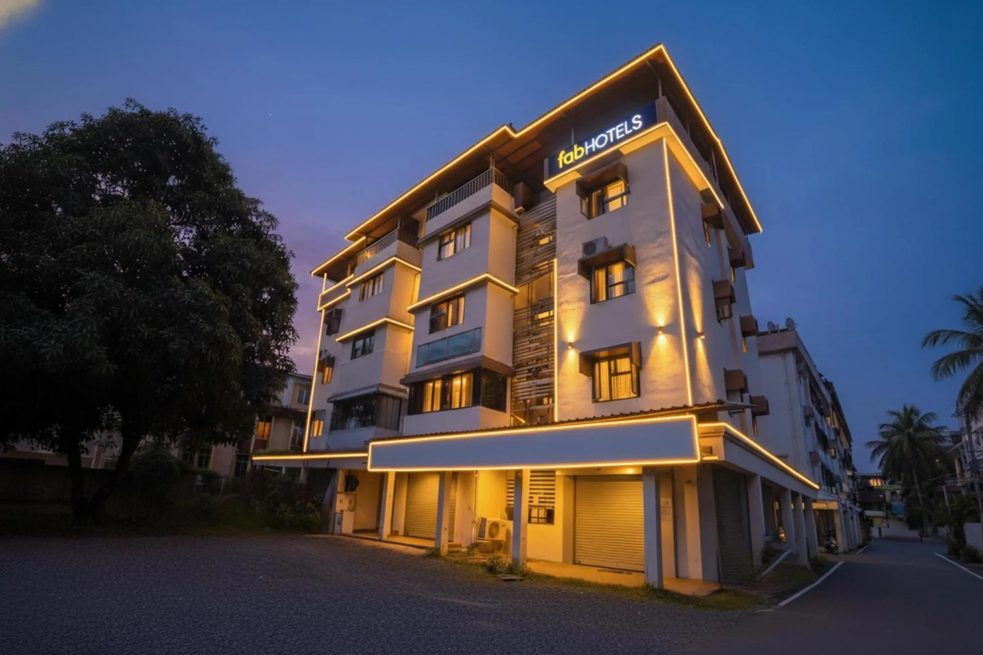 FabHotel Comfort Stays - Nr Miramar Beach