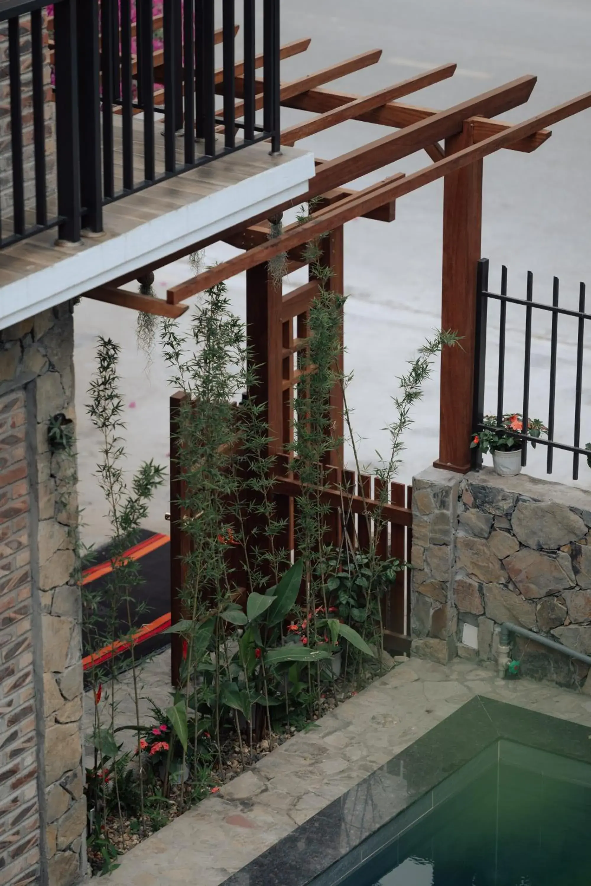 Facade/entrance in Xuân Anh Garden Facade/entrance in Xuân Anh Garden