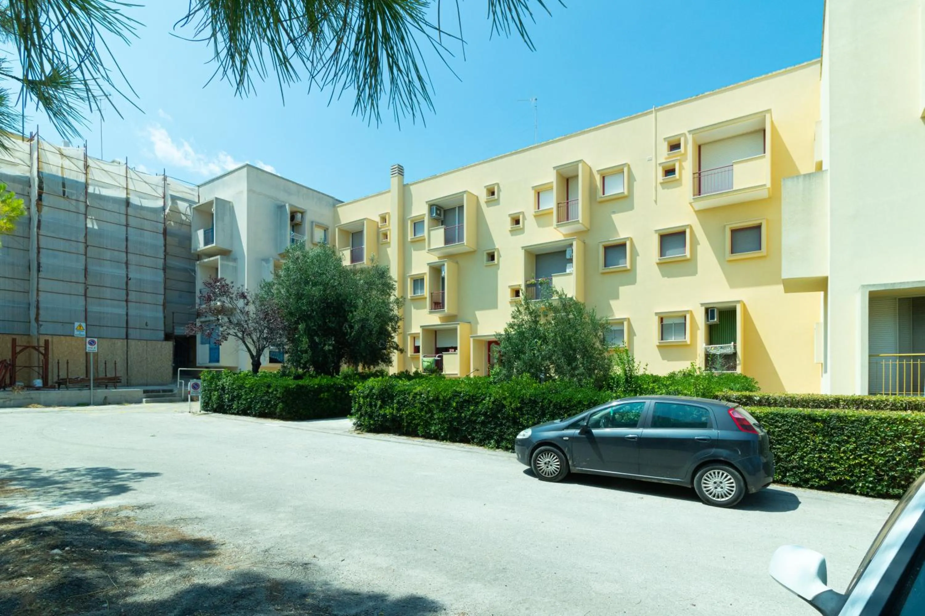 Property building in Appartamenti Craulo