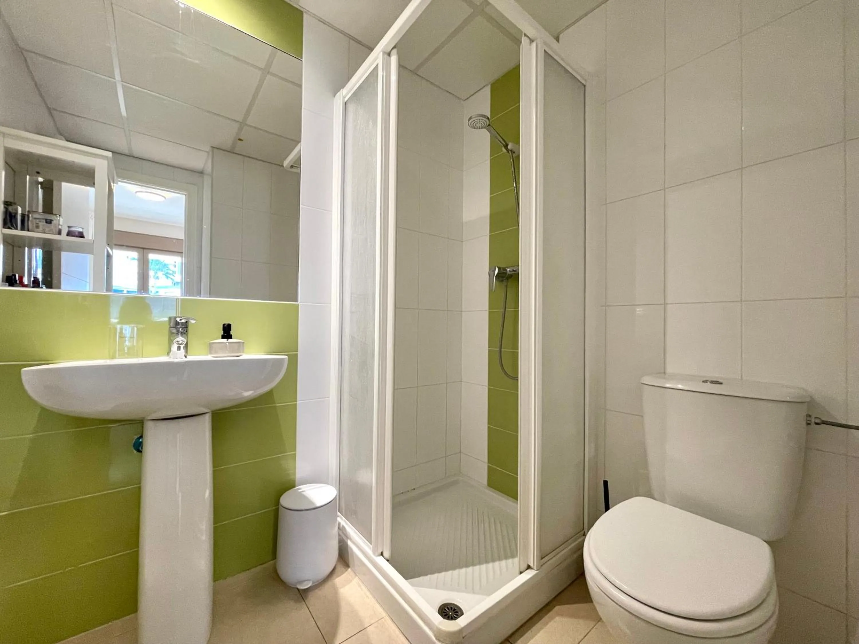 Shower in 2 Bedrooms Apartment in Calpe LARIMAR