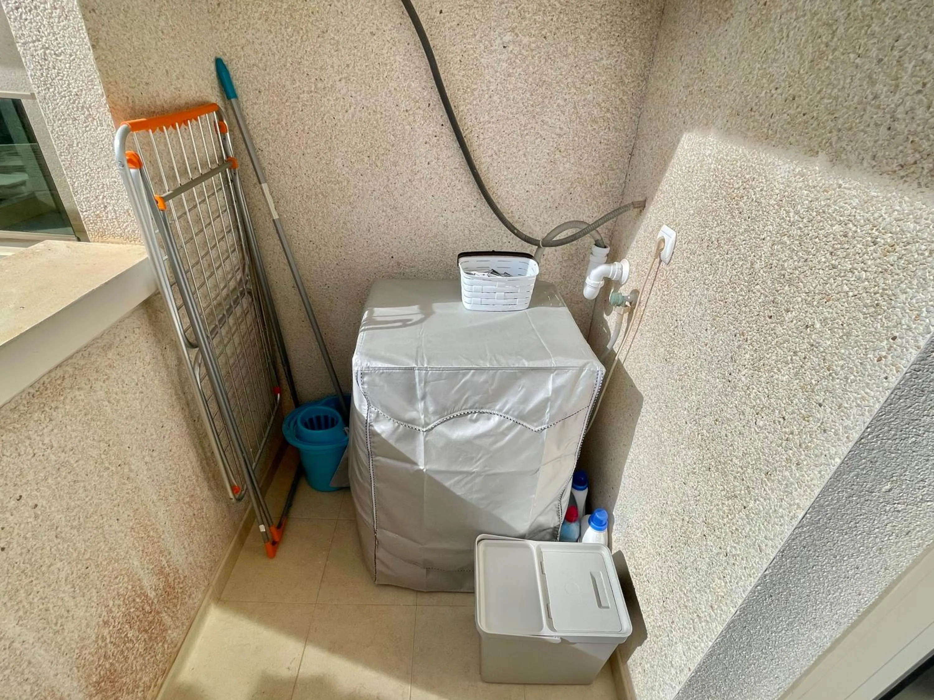 washing machine in 2 Bedrooms Apartment in Calpe LARIMAR