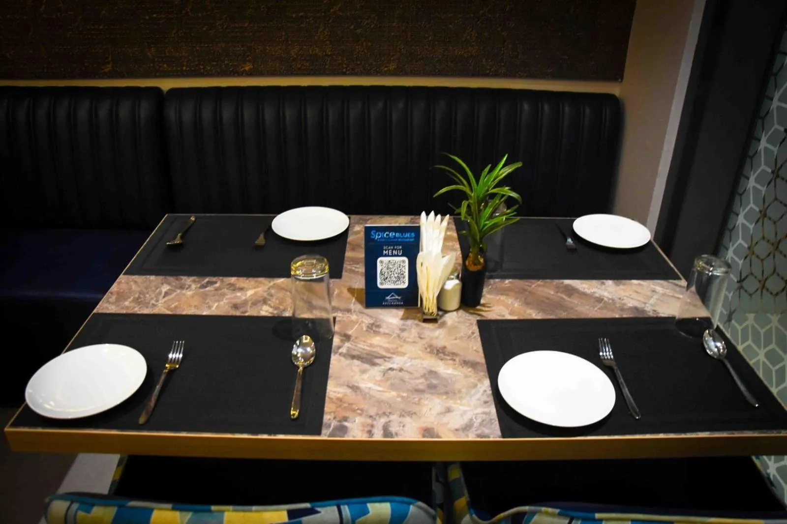 Restaurant/places to eat in Hotel Azul Ganga