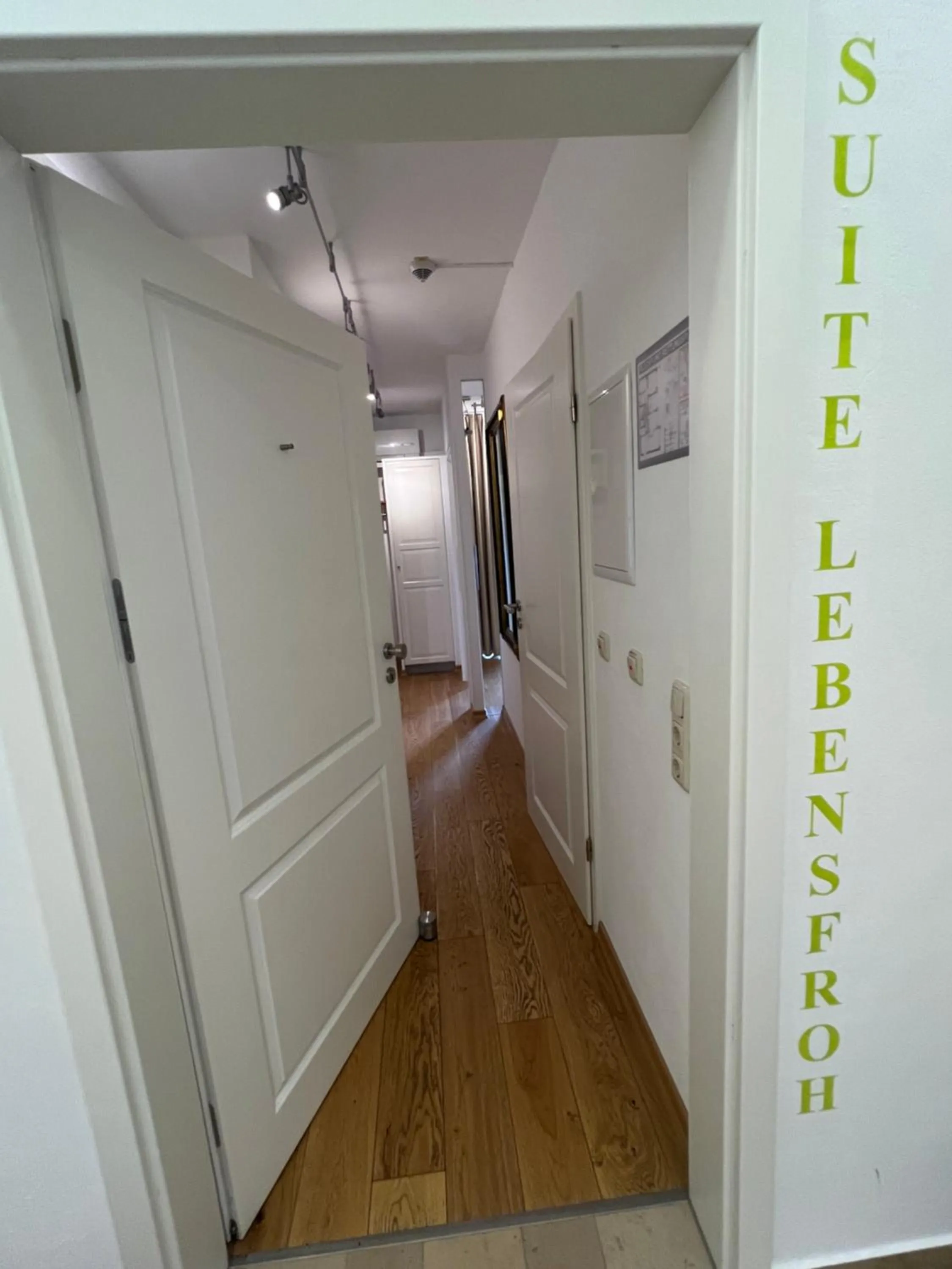 wardrobe in Aparthotel Parsberg GreenDesign