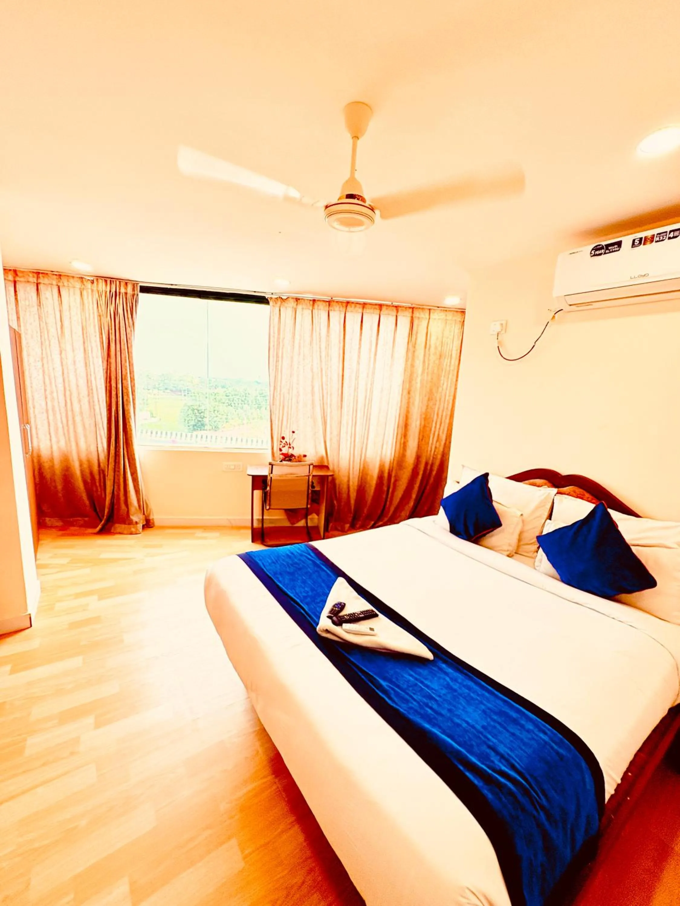 Bedroom, Bed in Hotel Eagle Grand Airport Zone