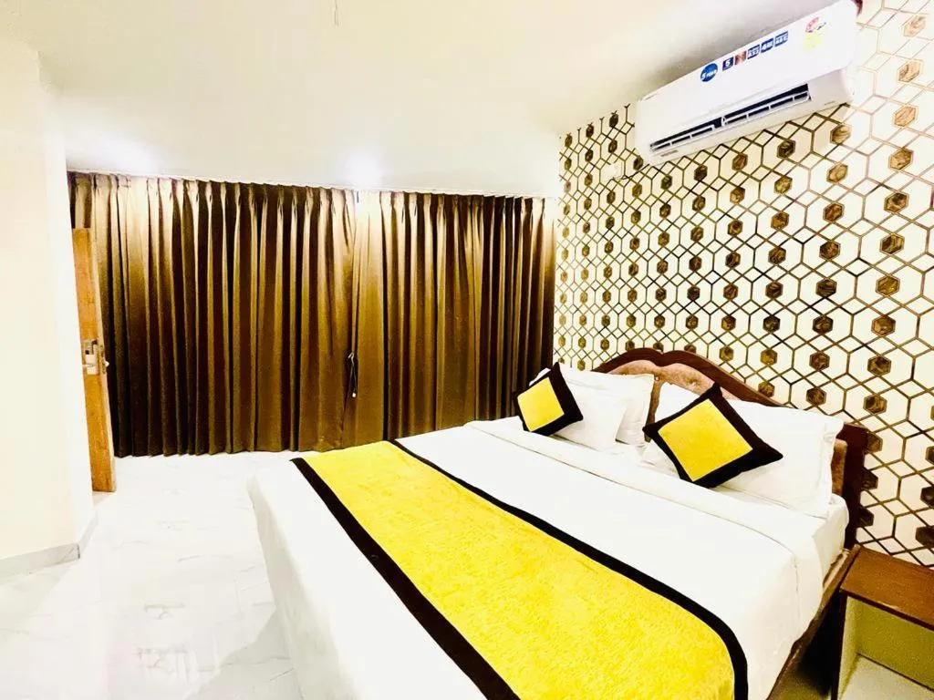 Property building, Bed in Hotel Eagle Grand Airport Zone