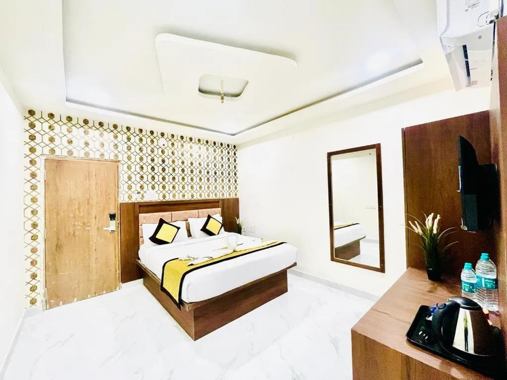 Property building, Bed in Hotel Eagle Grand Airport Zone
