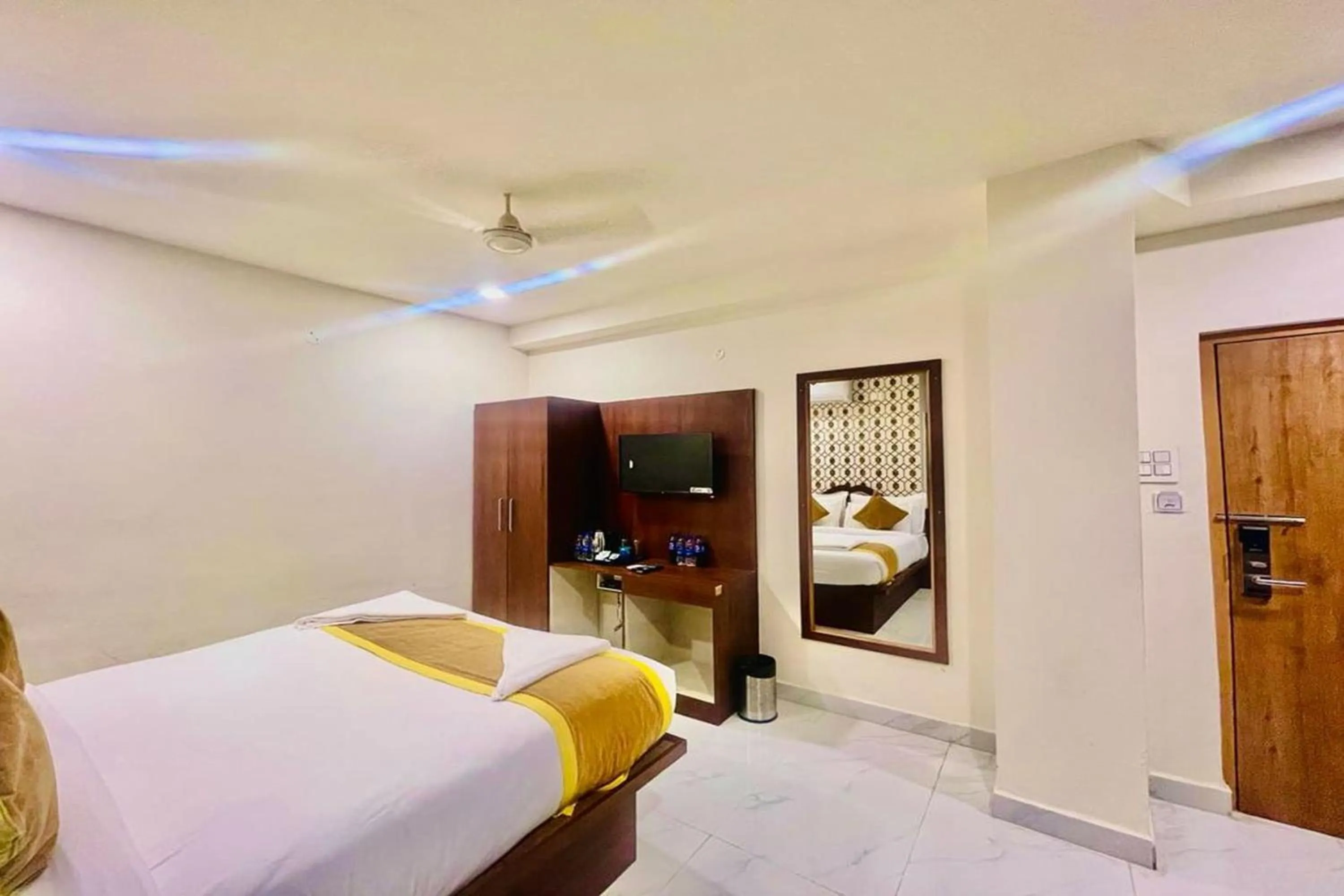 Bedroom, Bed in Hotel Eagle Grand Airport Zone