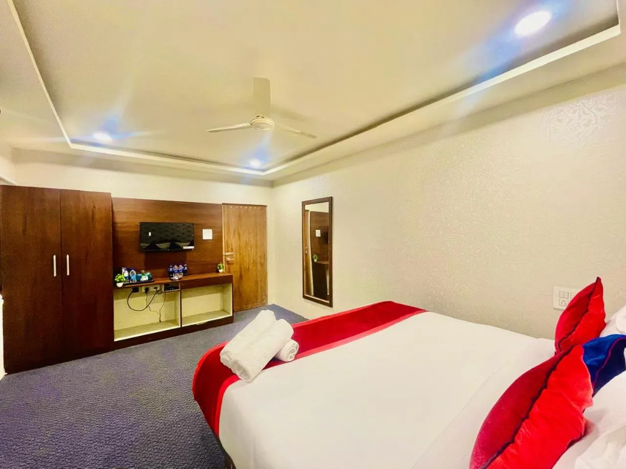Bedroom, Bed in Hotel Eagle Grand Airport Zone