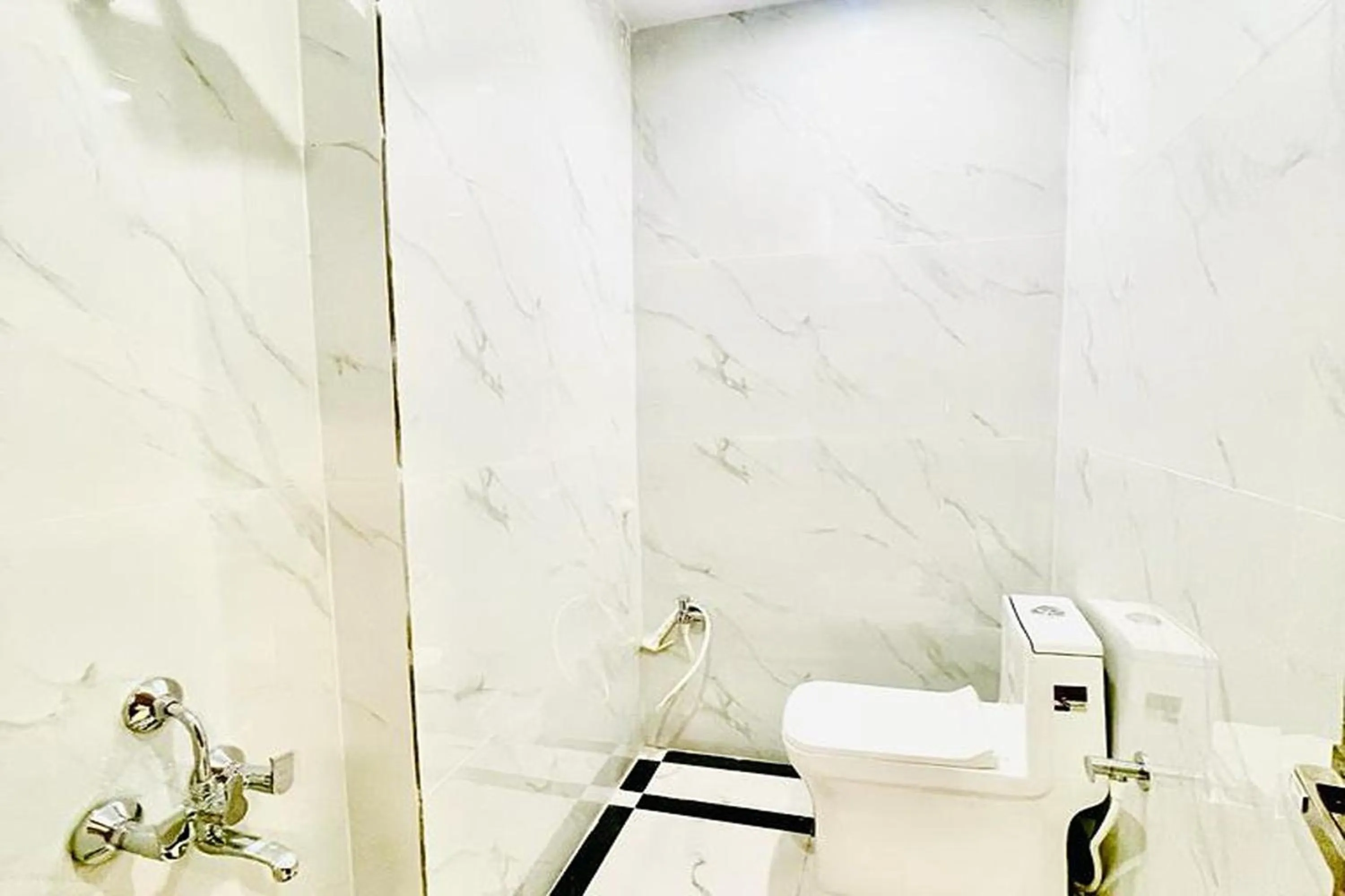 Bathroom in Hotel Eagle Grand Airport Zone