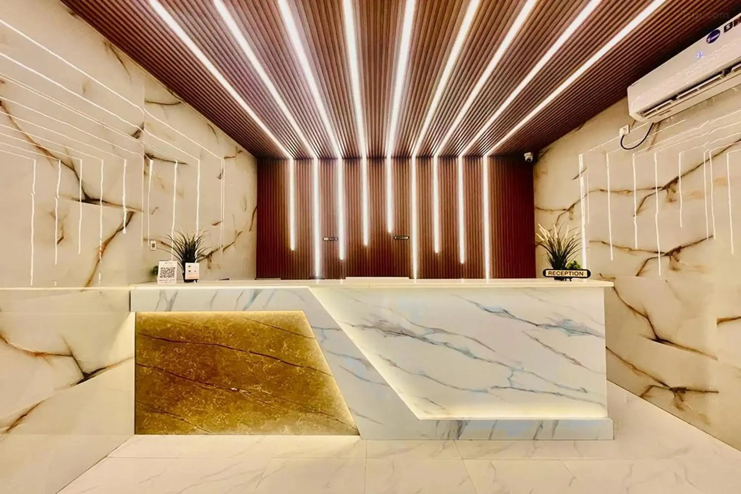 Lobby or reception in Hotel Eagle Grand Airport Zone Lobby or reception in Hotel Eagle Grand Airport Zone