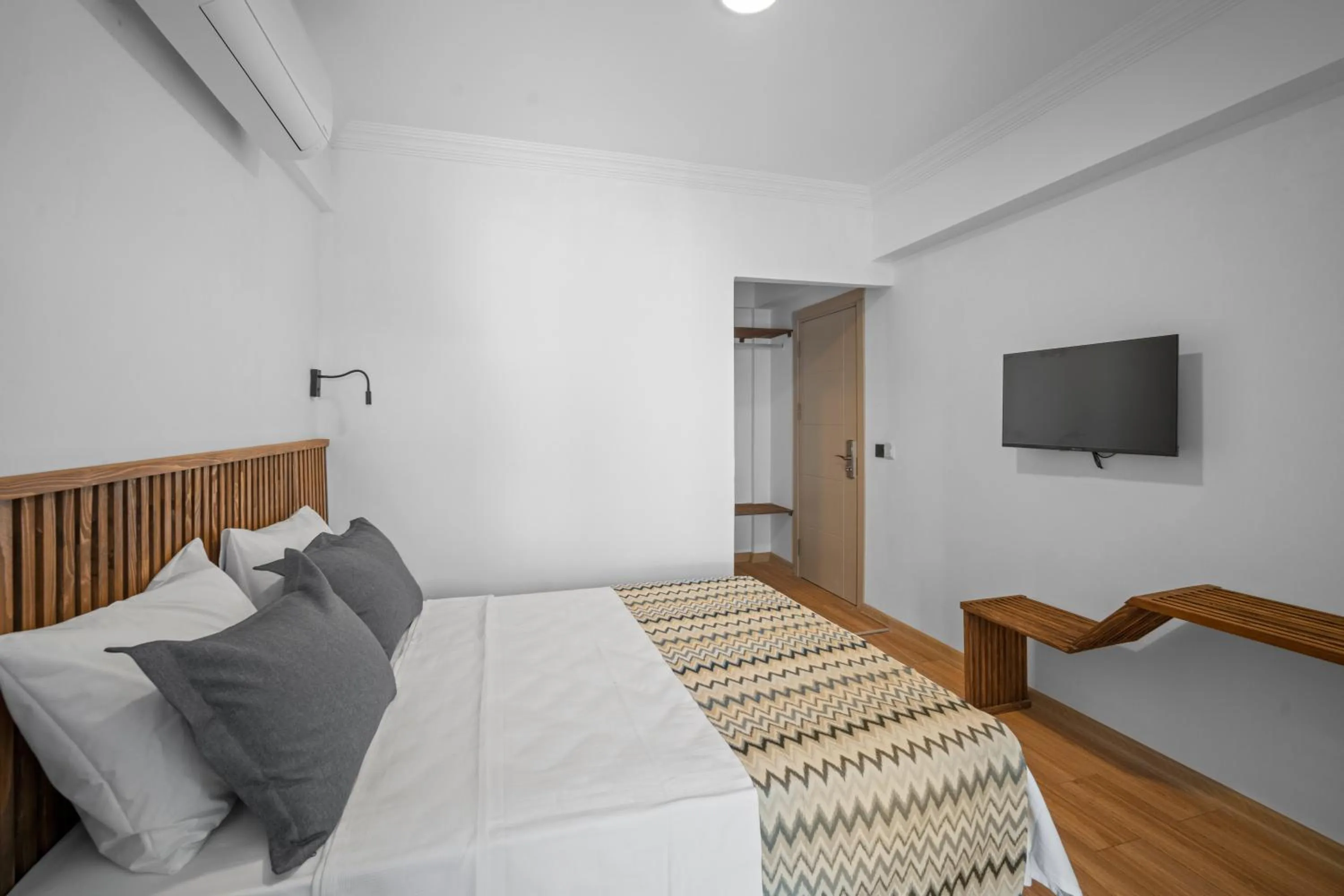 Communal lounge/ TV room, Bed in Costa Viva Bodrum