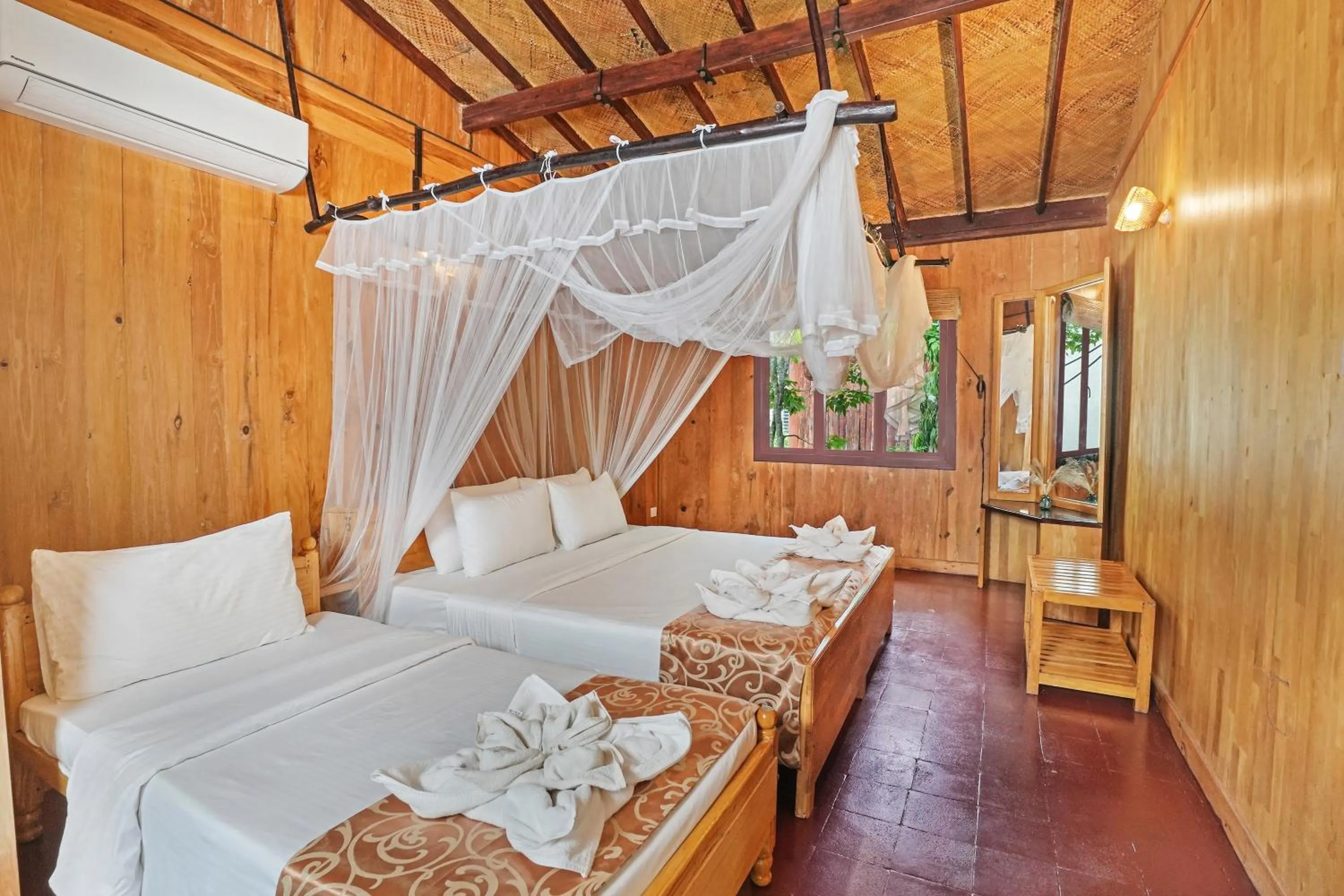 Bed in Lake Resort Bolgoda