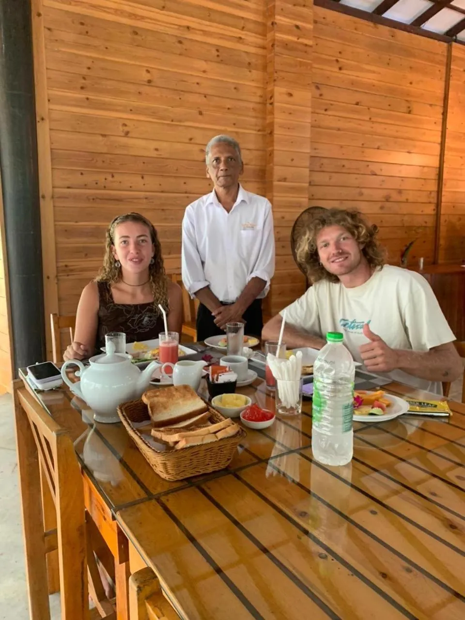 Restaurant/places to eat in Lake Resort Bolgoda