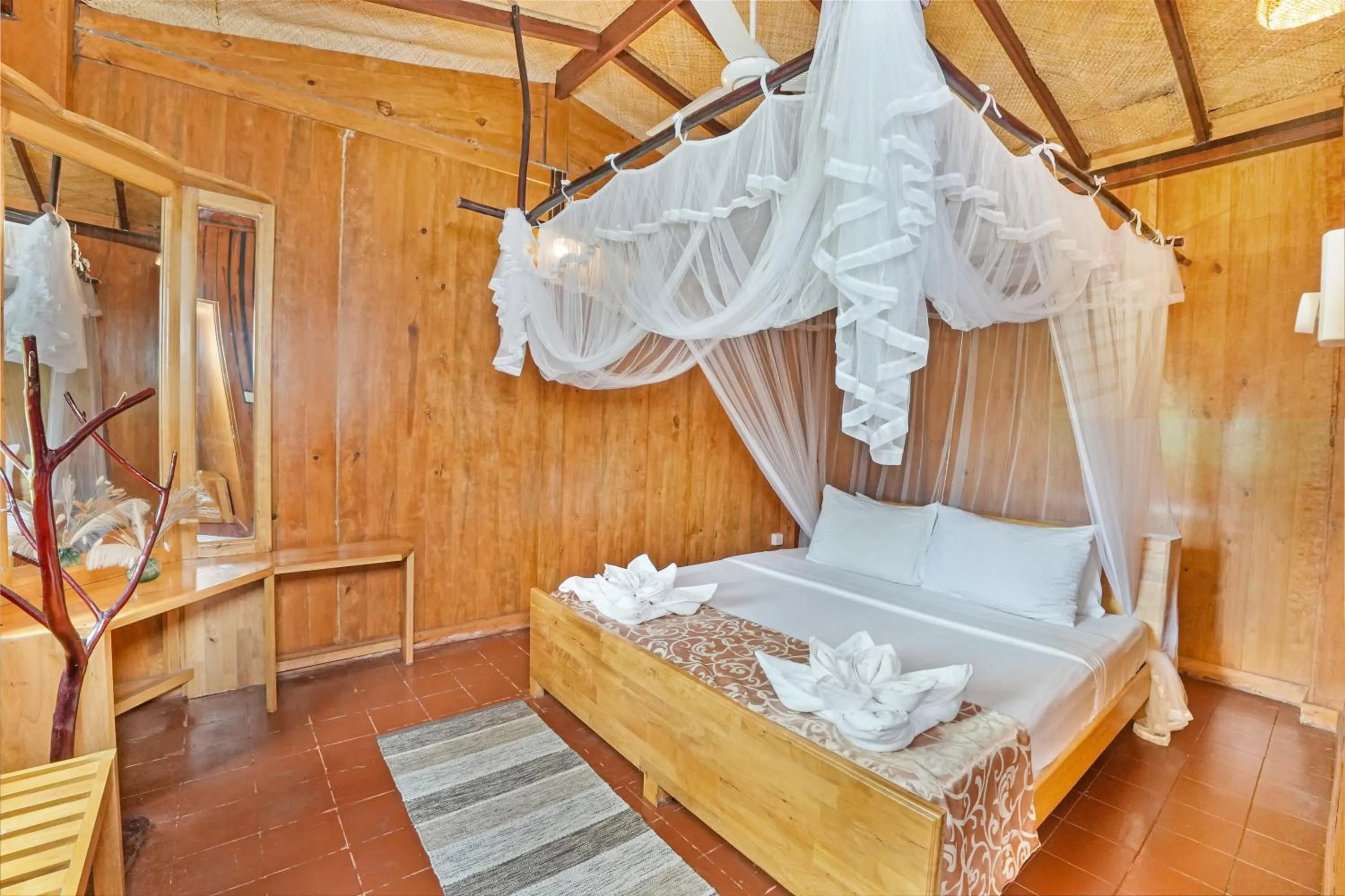 Bed in Lake Resort Bolgoda