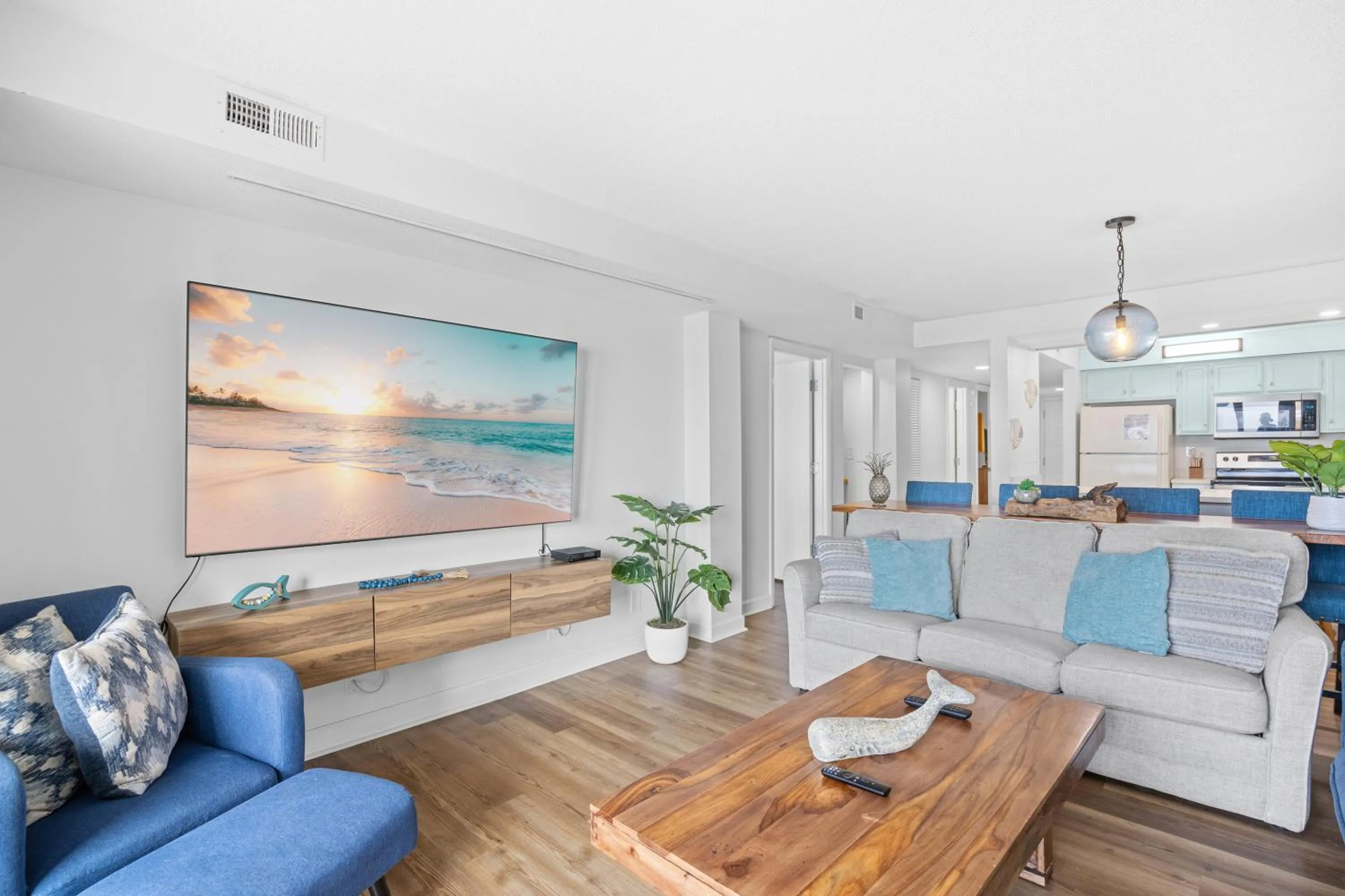 Living room in Direct Ocean Front 3BR 3BA Beach Front