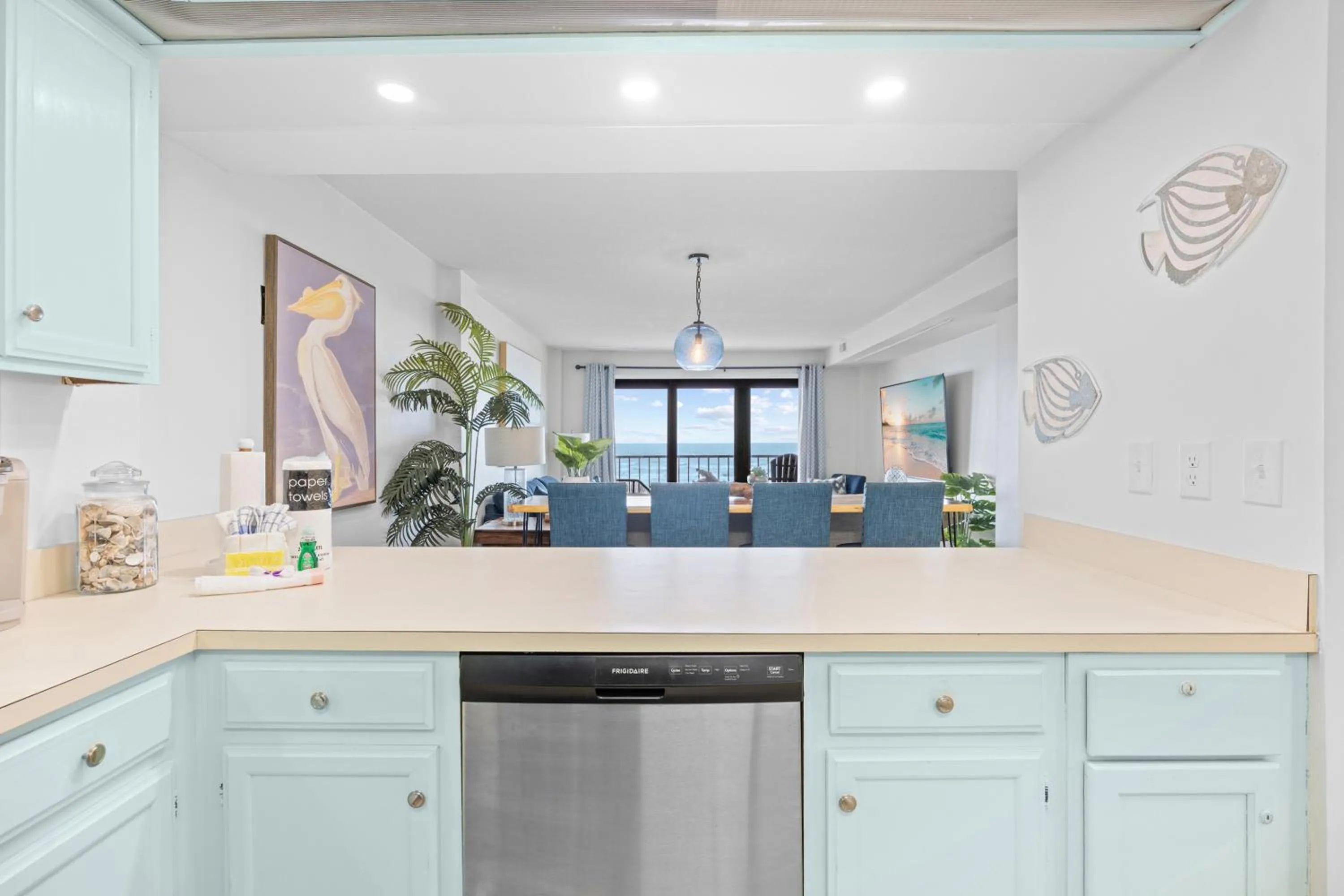 Kitchen or kitchenette in Direct Ocean Front 3BR 3BA Beach Front