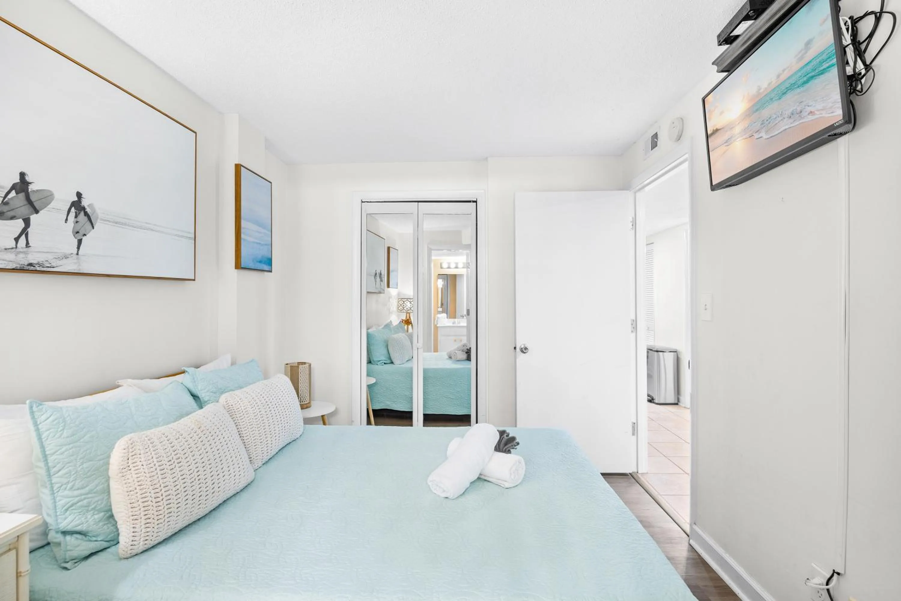 Bed in Direct Ocean Front 3BR 3BA Beach Front